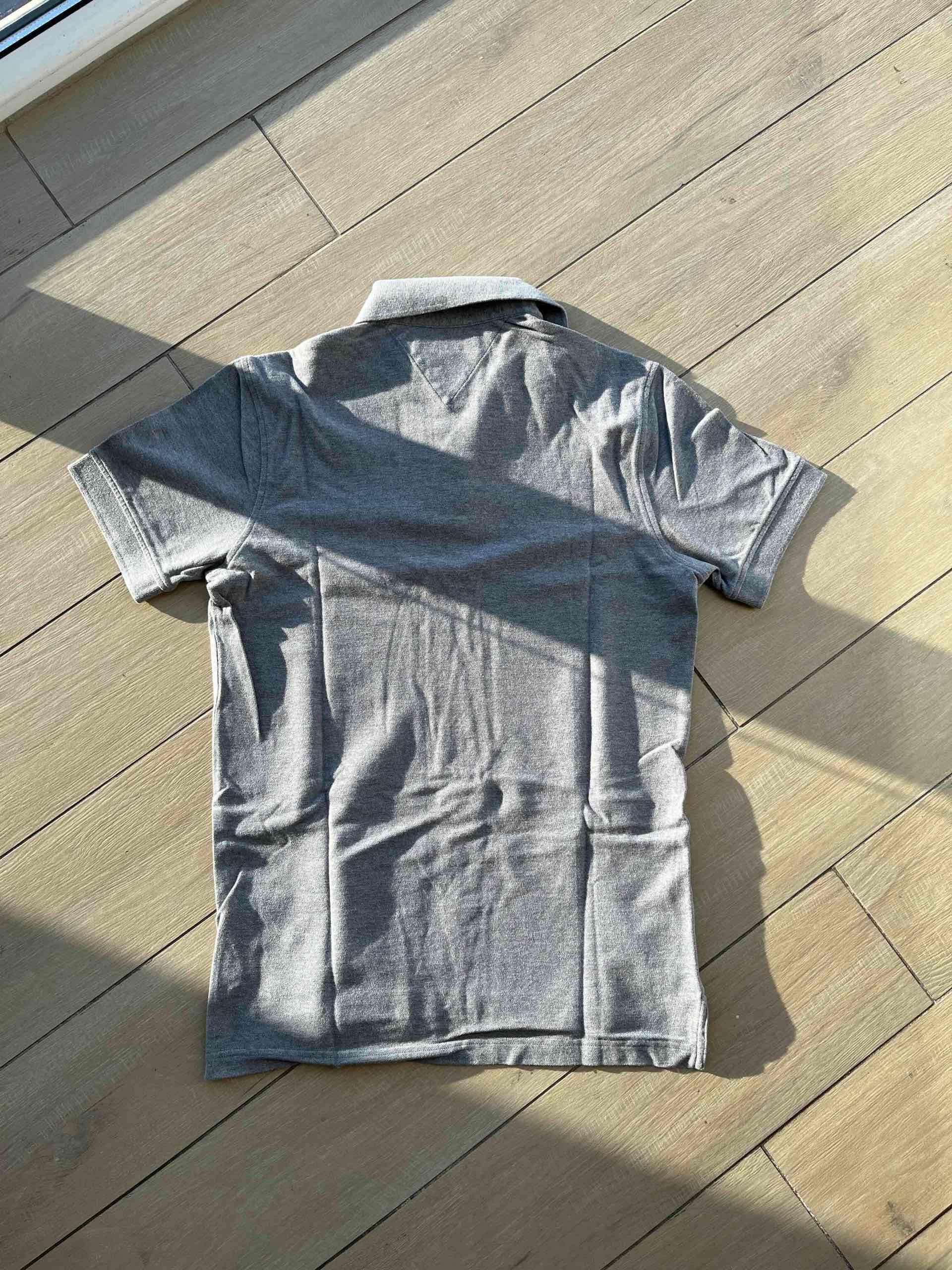 Polera polo gris - miniatura 3