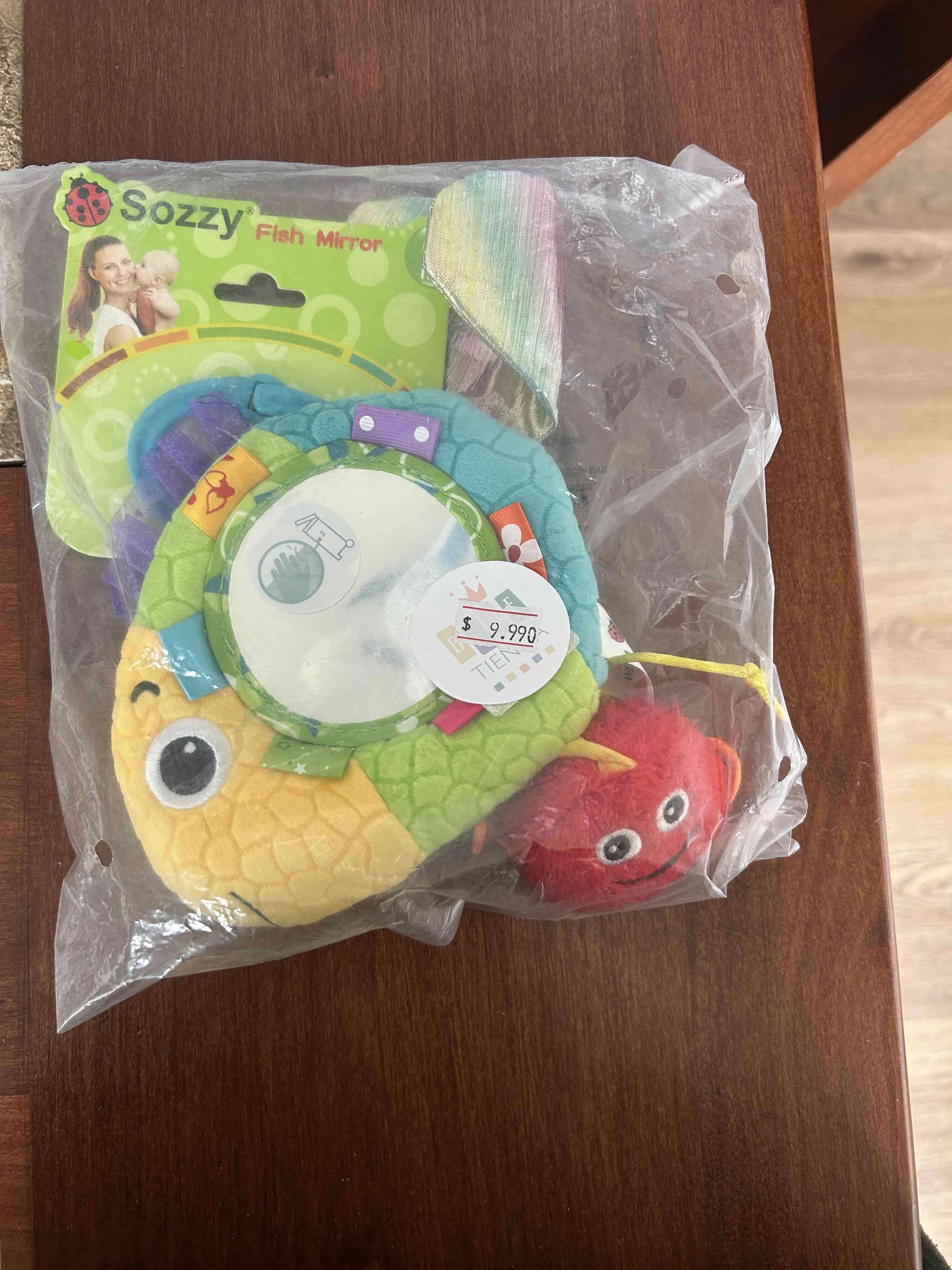 Juguete colgante pez con espejo - miniatura 2