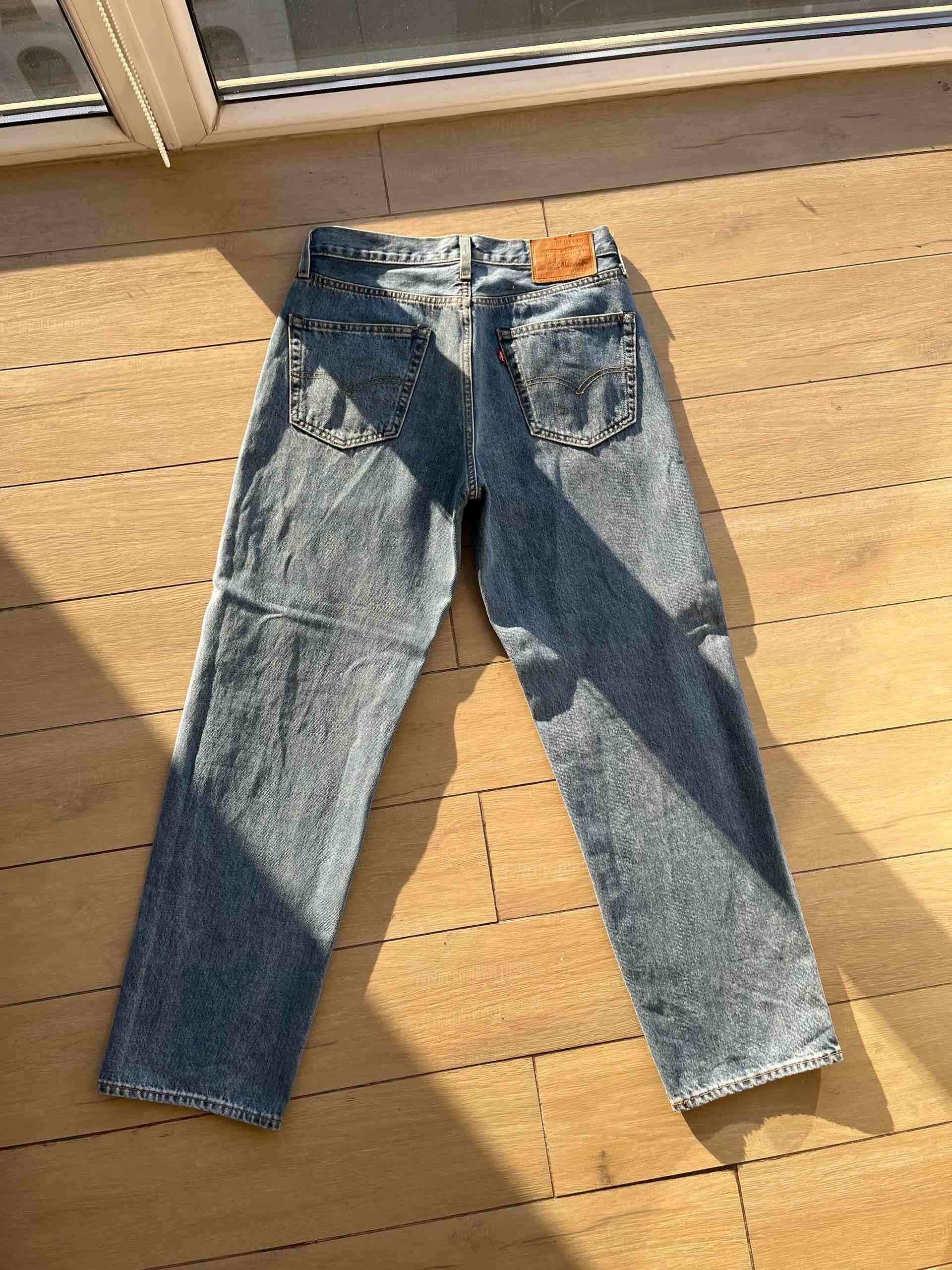 Jeans azules de mezclilla levis - miniatura 3