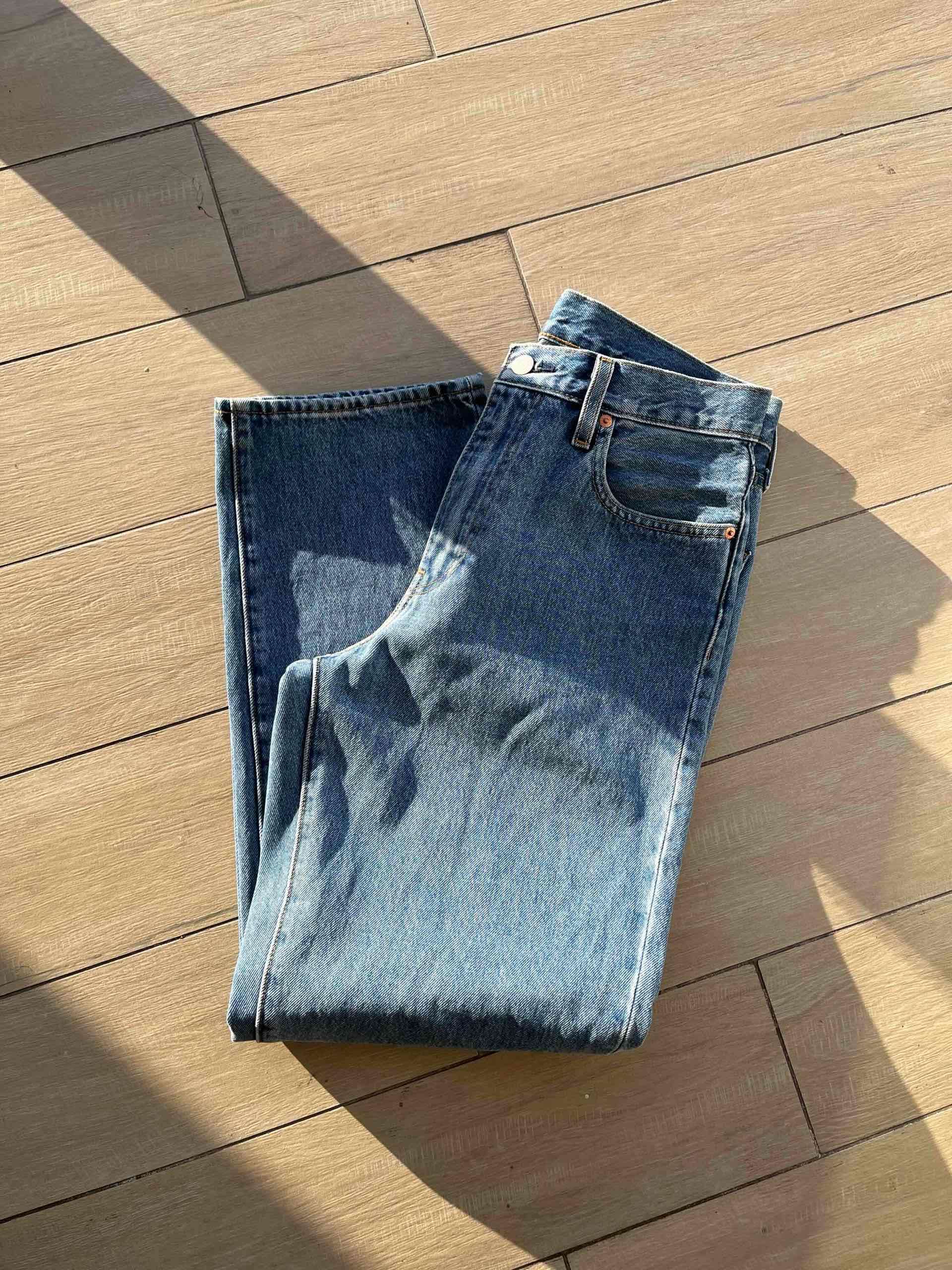 Jeans azules de mezclilla levis - miniatura 4