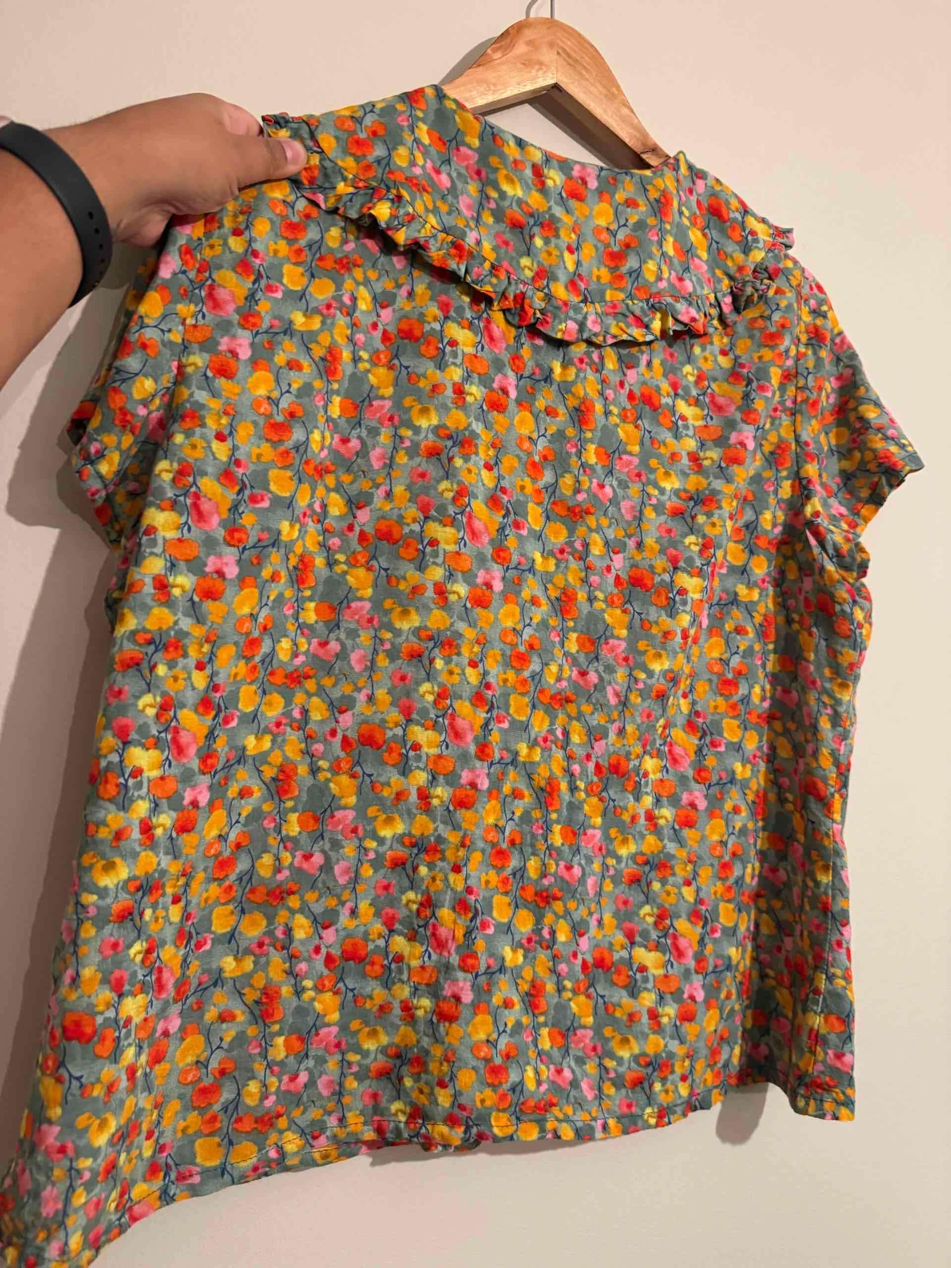 Blusa floral vintage - miniatura 3