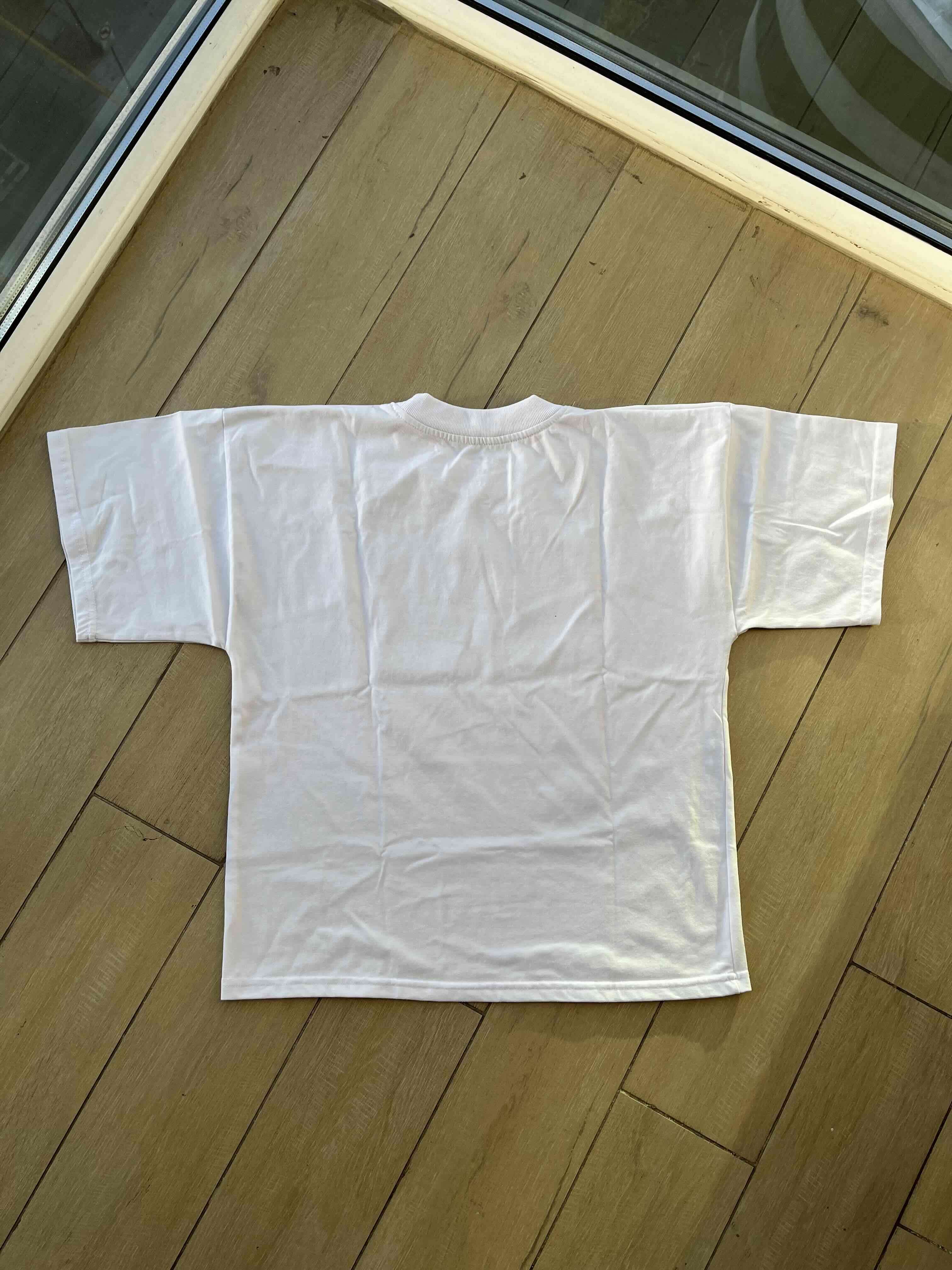 Polera blanca con logo - 2