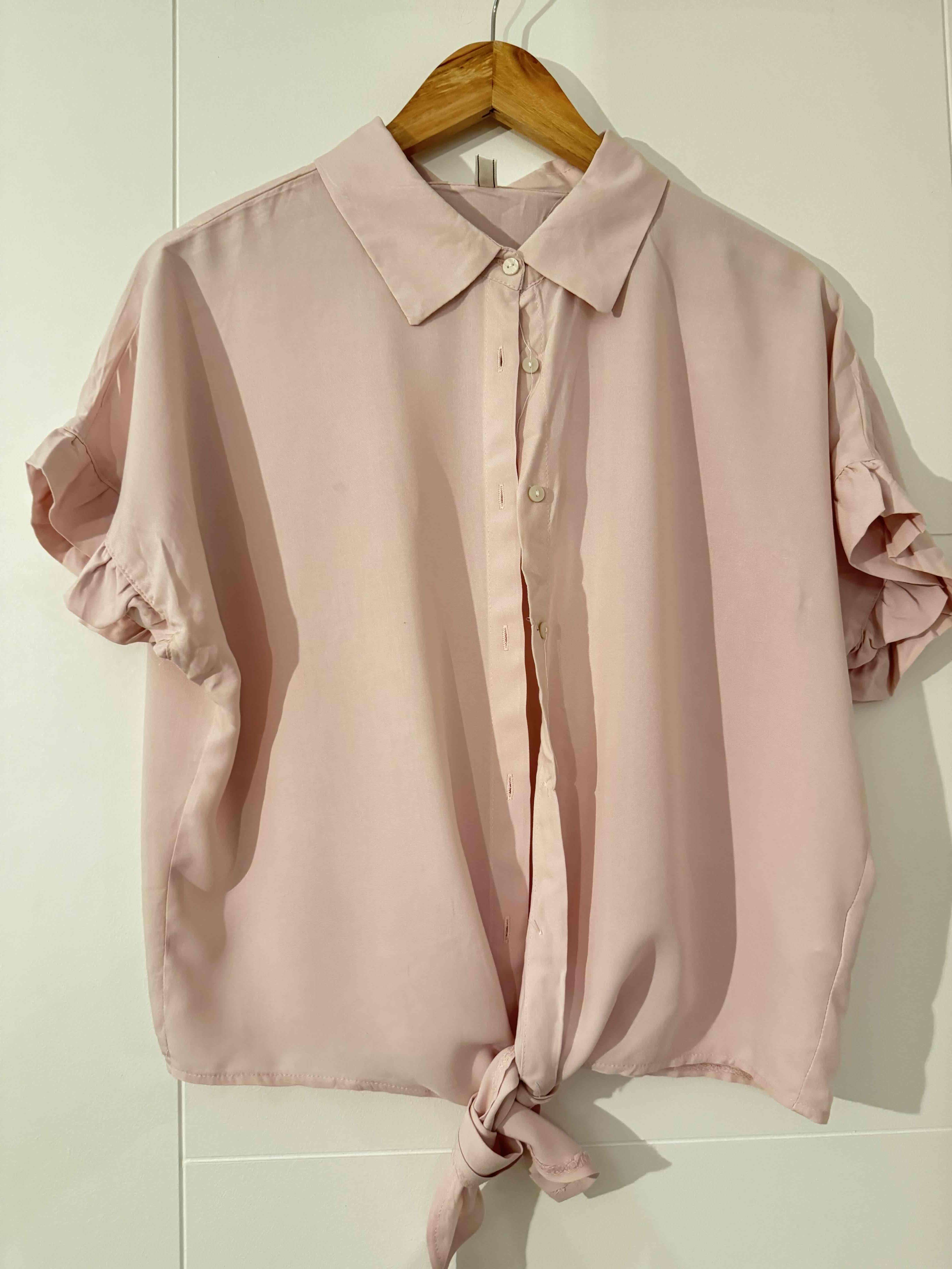 Blusa rosa palo con lazo y ruffles - 1