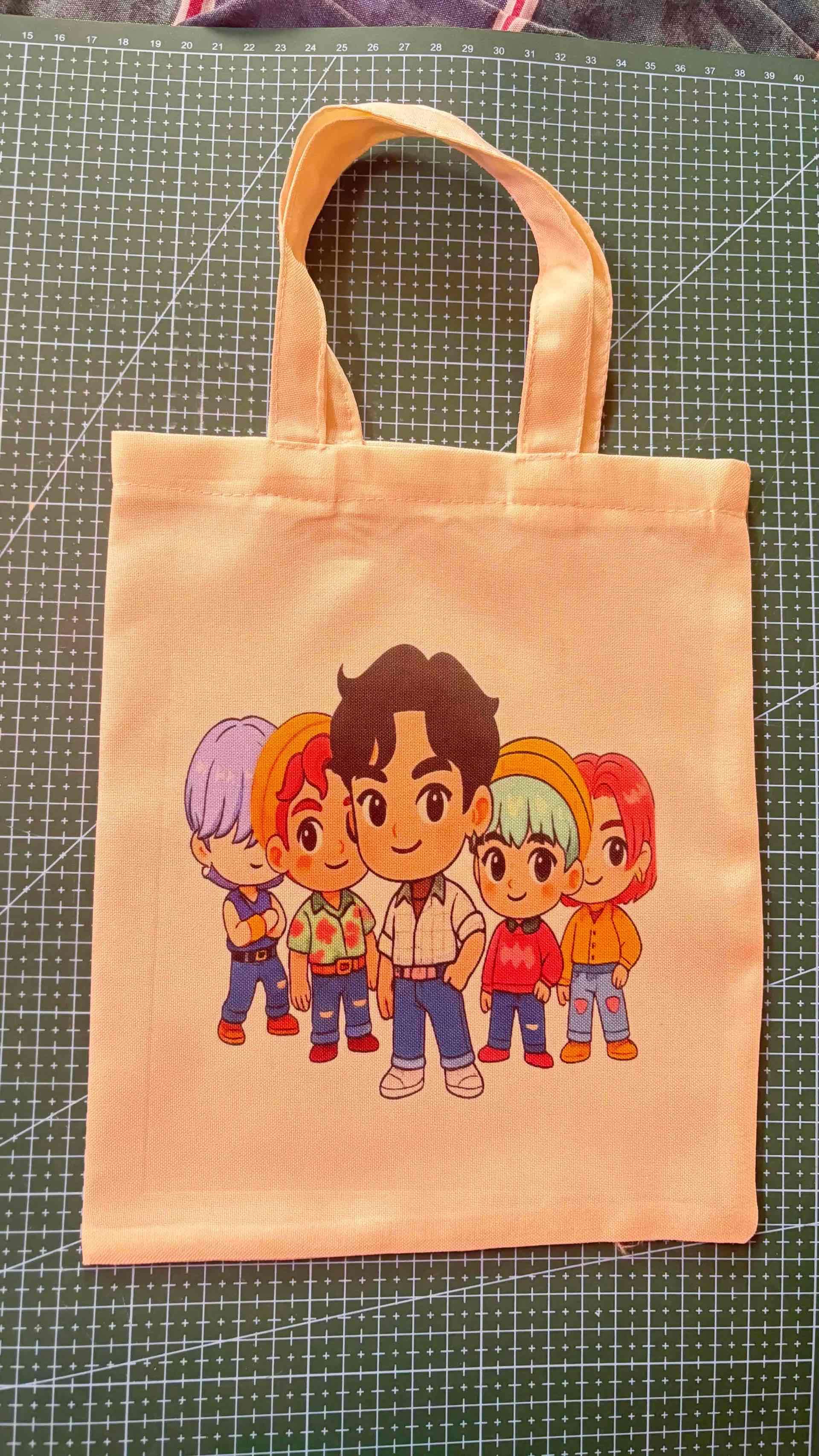 Bolsa tote con diseño animado - miniatura 1