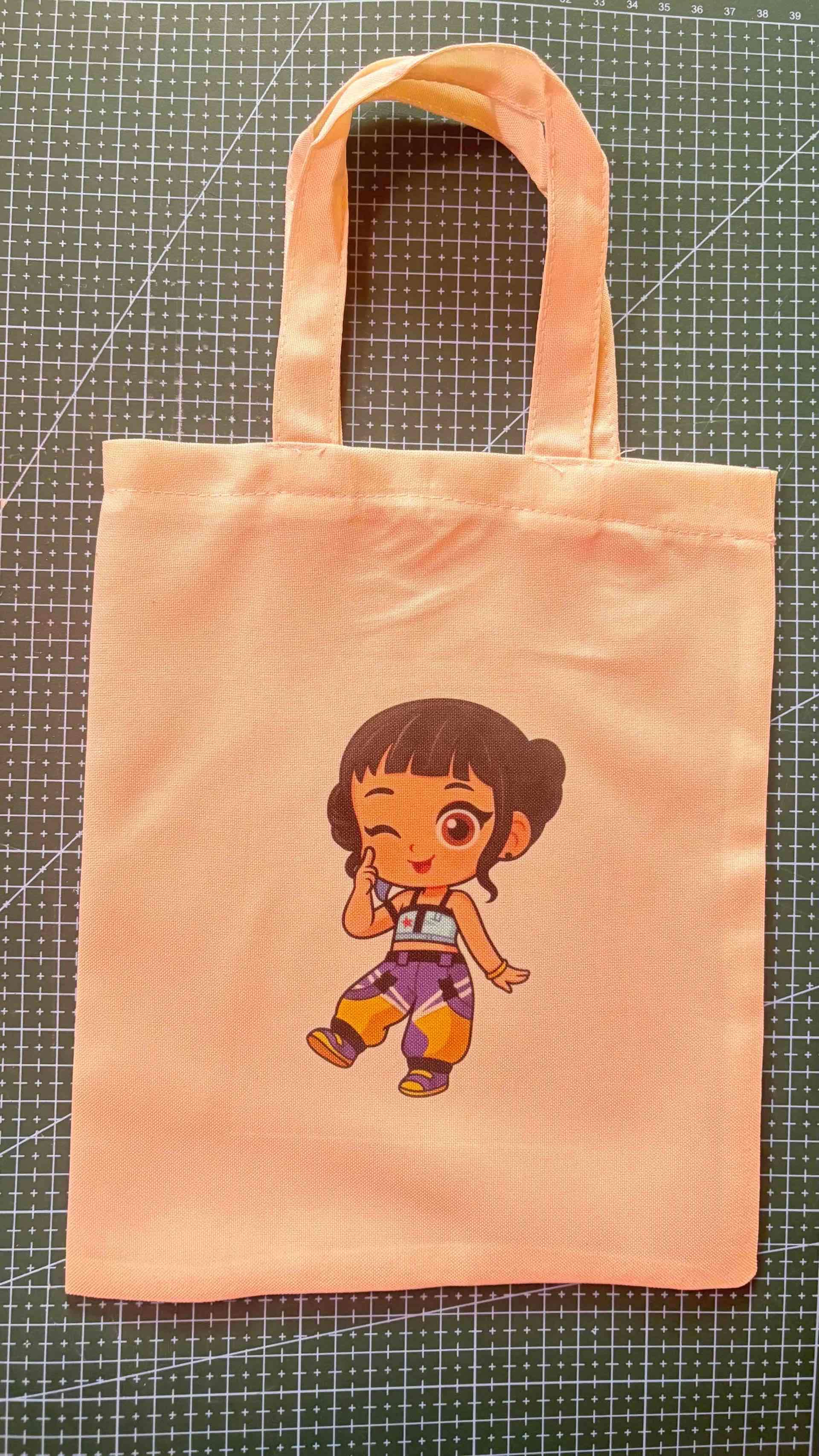Bolsa tote con diseño animado - miniatura 2