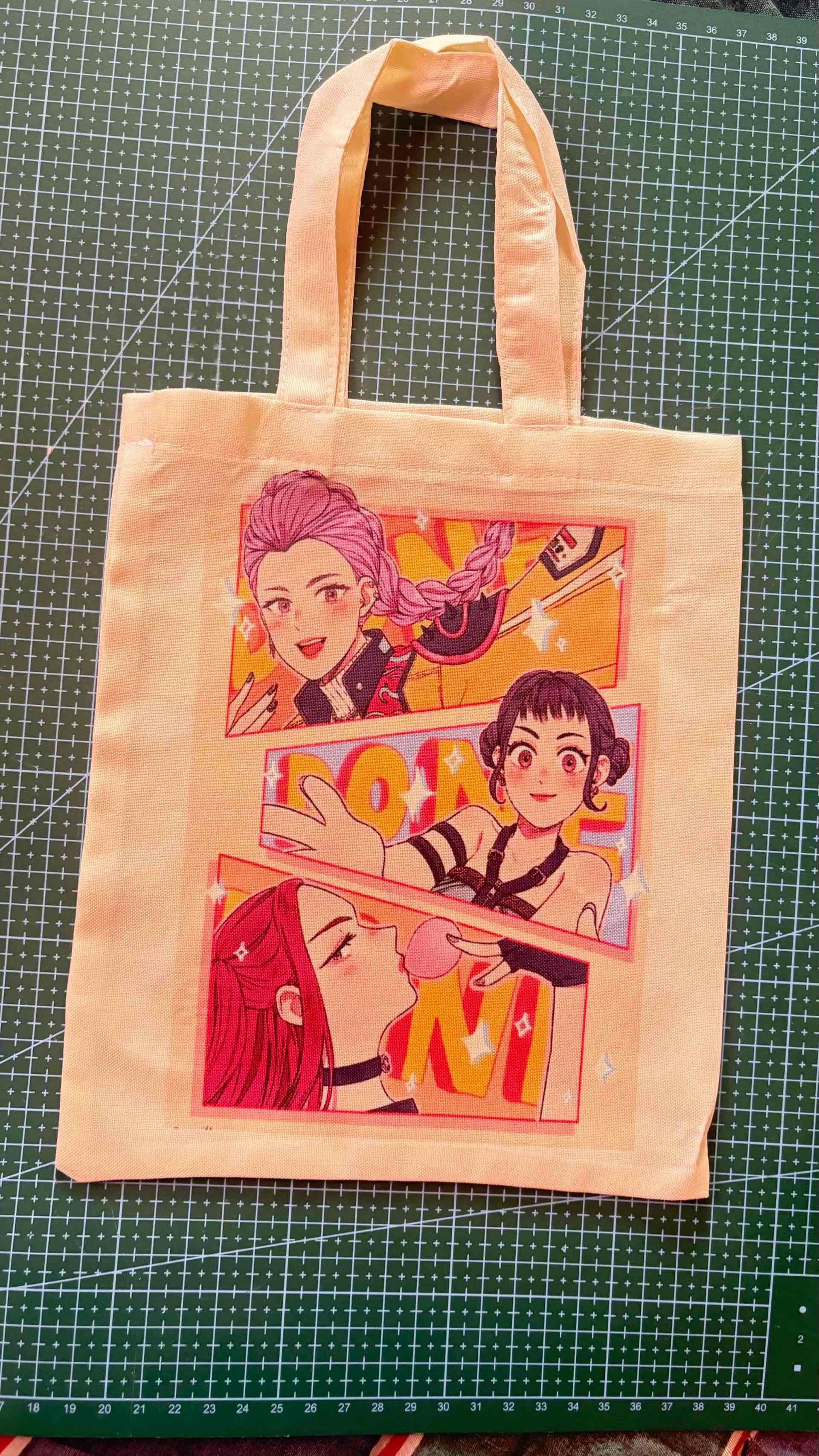 Bolsa tote con diseño animado - miniatura 3