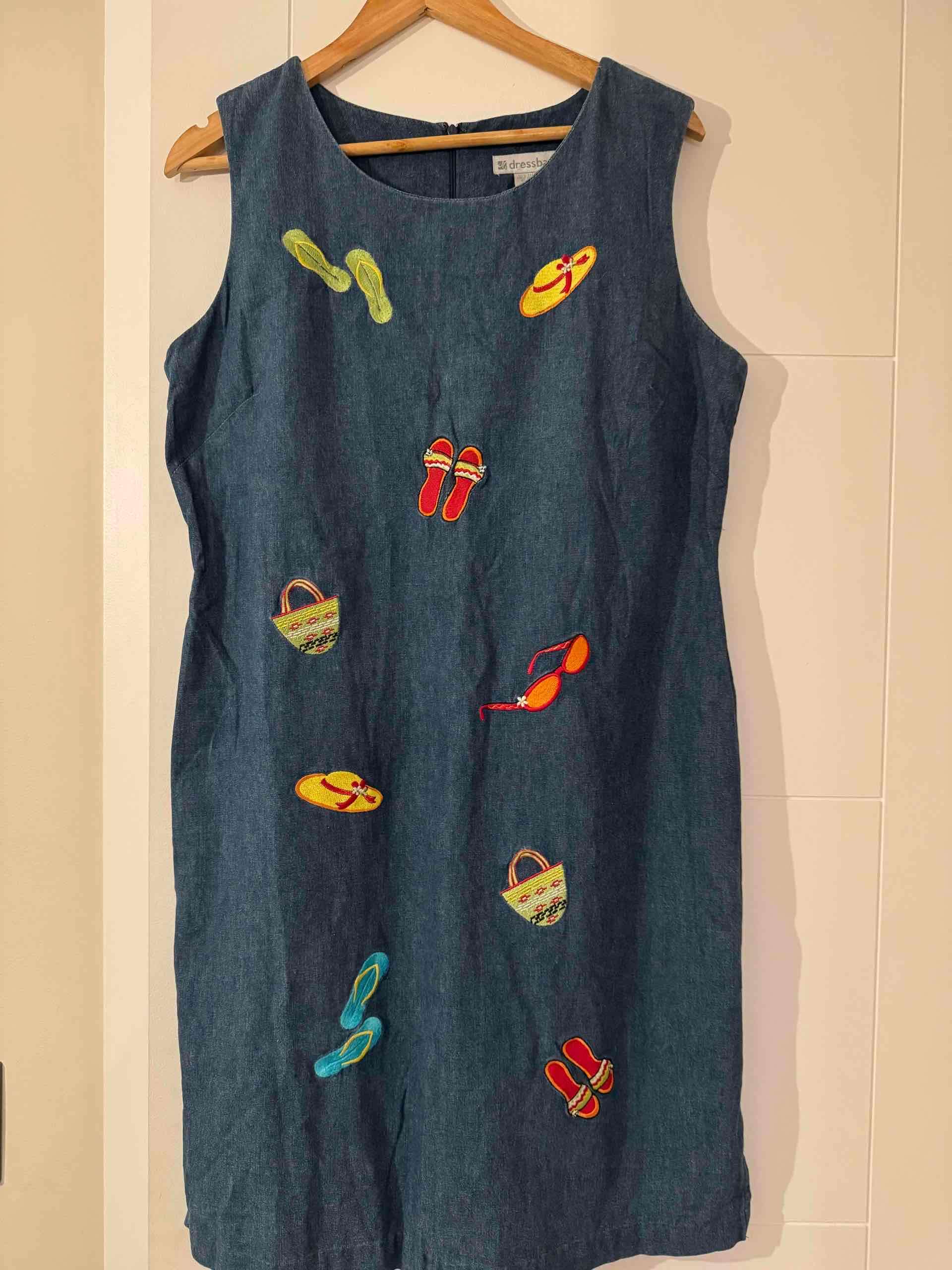 Vestido denim bordado - miniatura 3