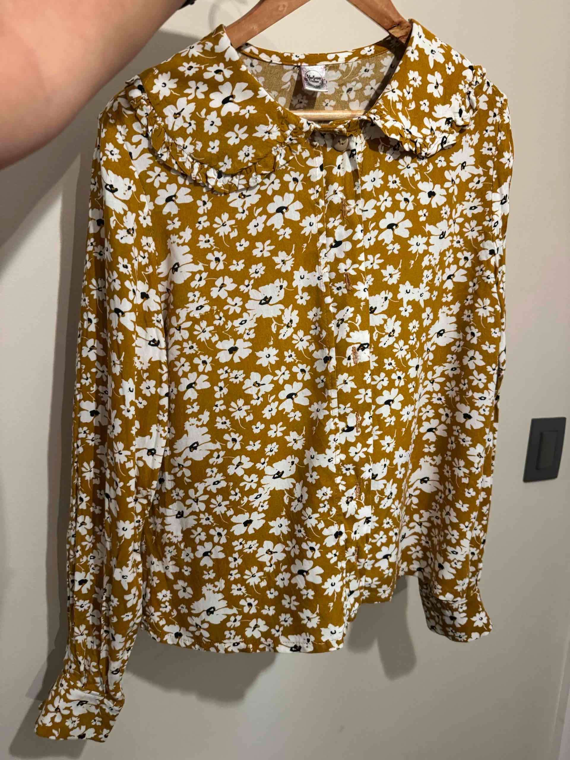 Blusa floral amarilla con cuello bebe - miniatura 2