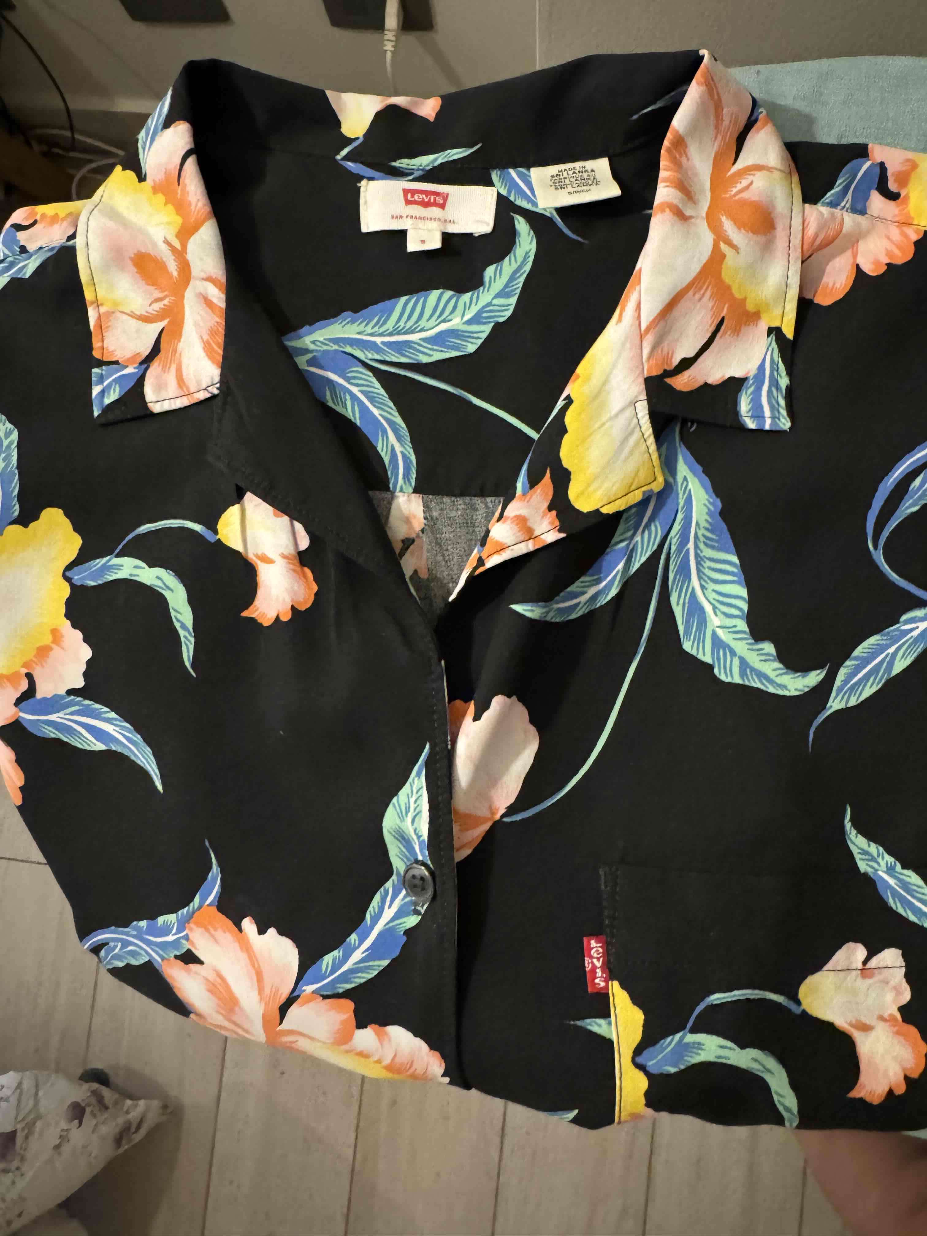 Camisa hawaiana negra floreada levis - miniatura 3