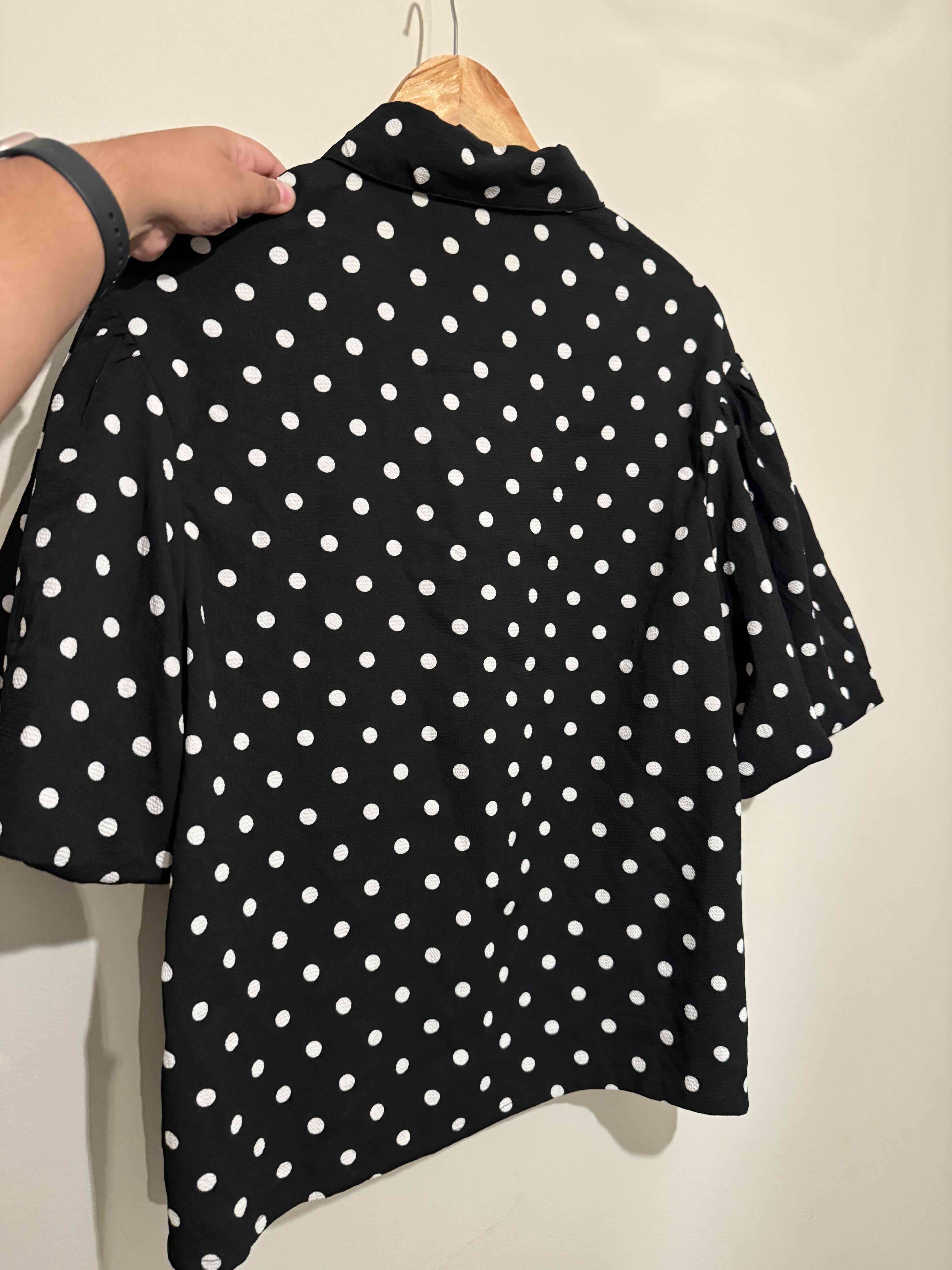 Blusa negra con lunares - miniatura 2