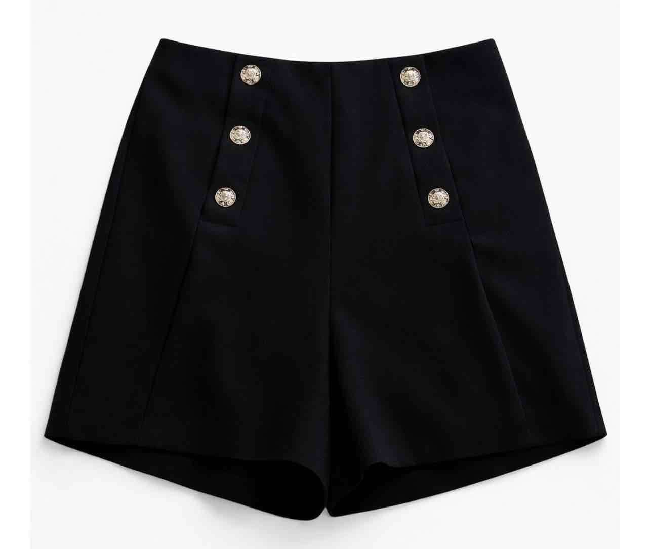 Shorts negros con botones