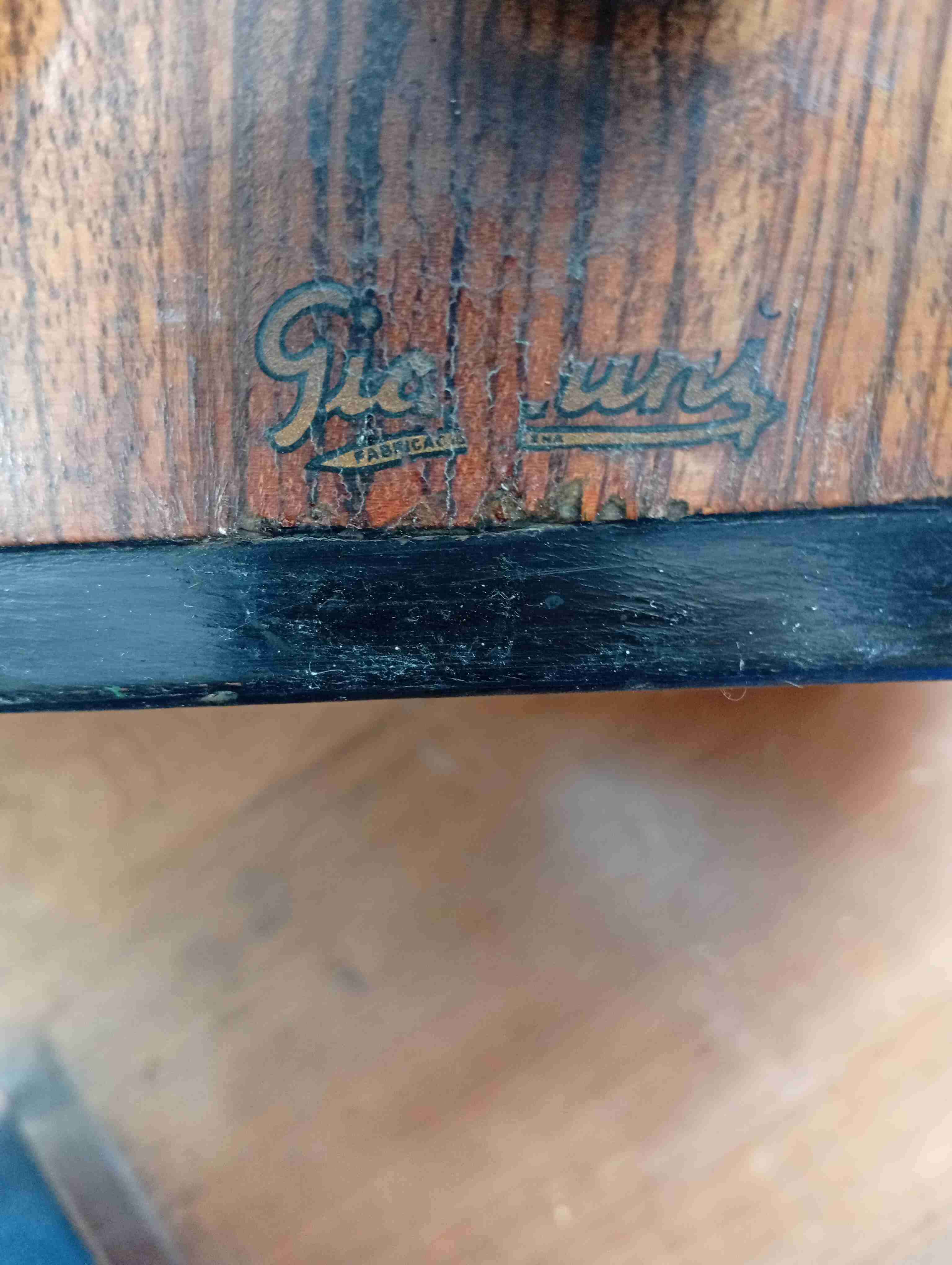 Radio antigua de madera - miniatura 2