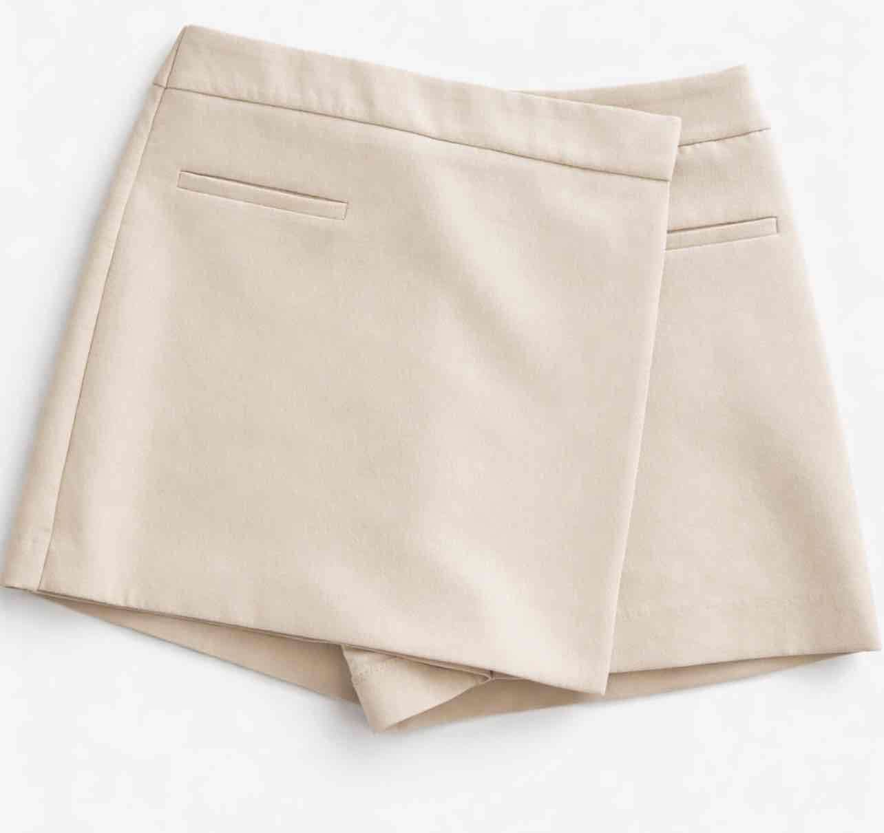 Shorts beige para mujer ZARA (L)