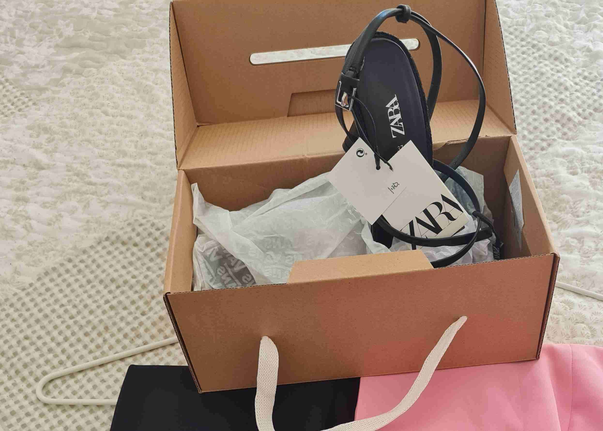 Sandalias negras de tacón alto Zara - miniatura 3