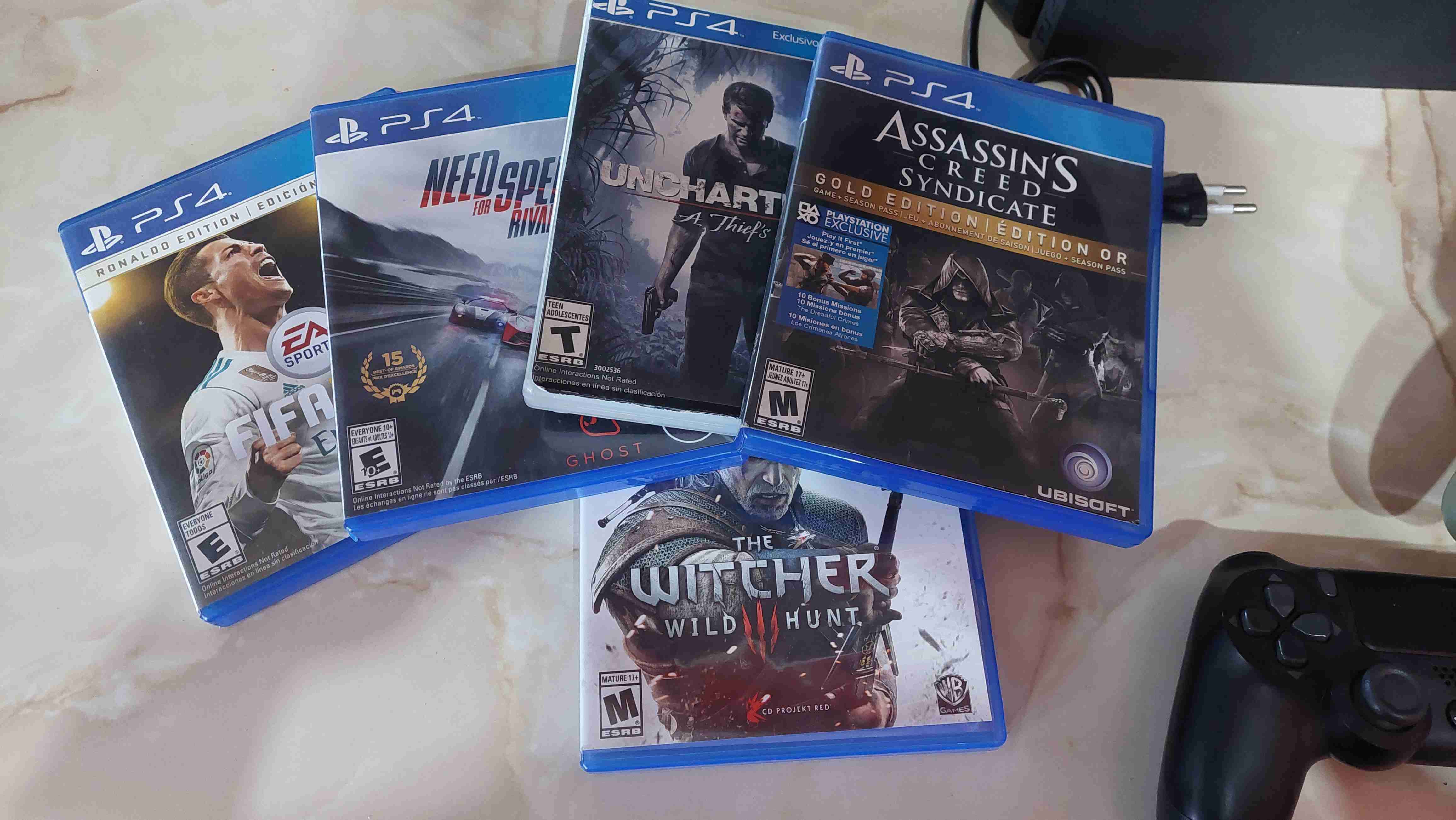 Consola PS4 slim 1tb con juegos y controles - miniatura 2