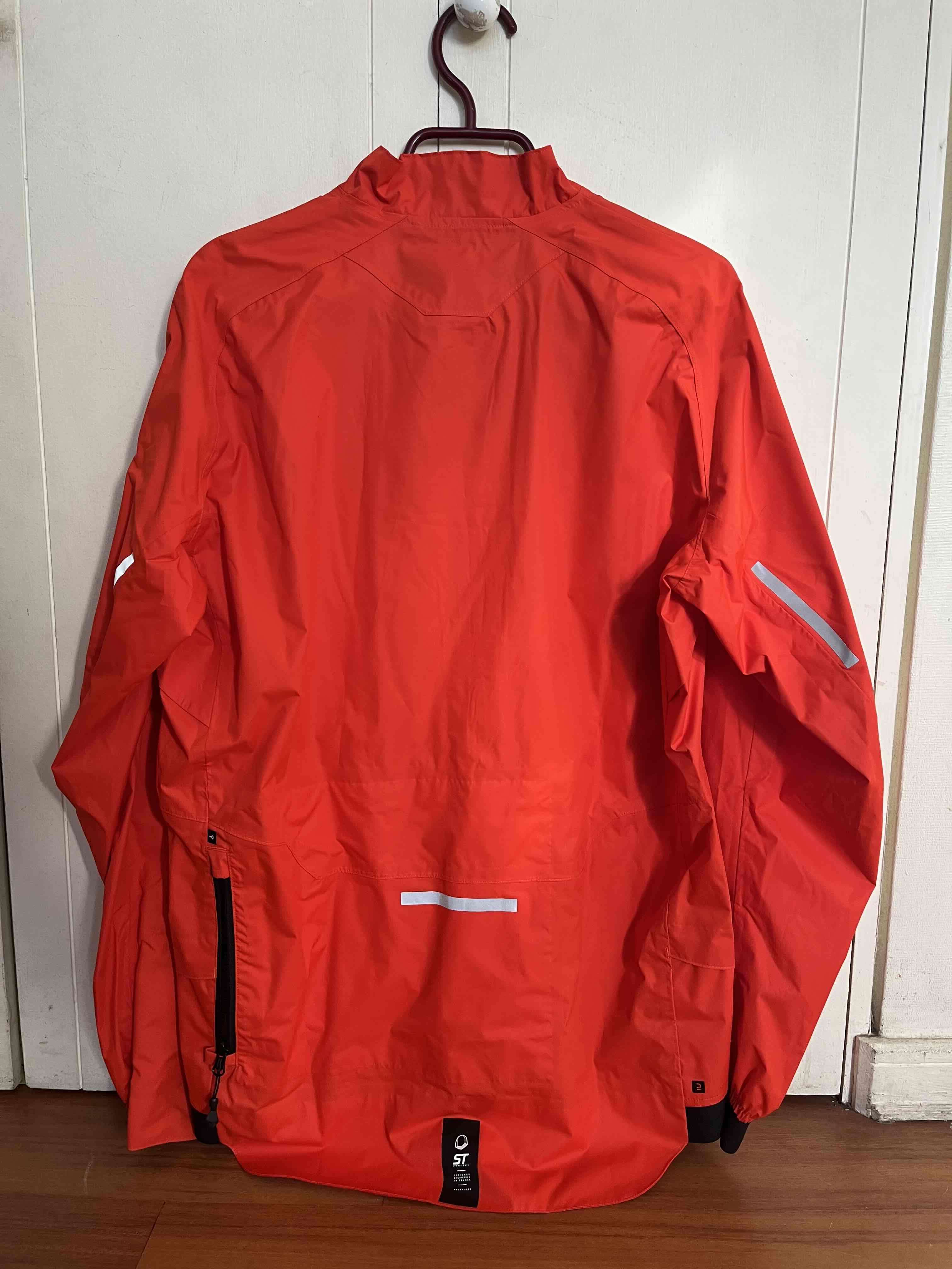 Chaqueta rompe viento roja Rockrider - miniatura 2