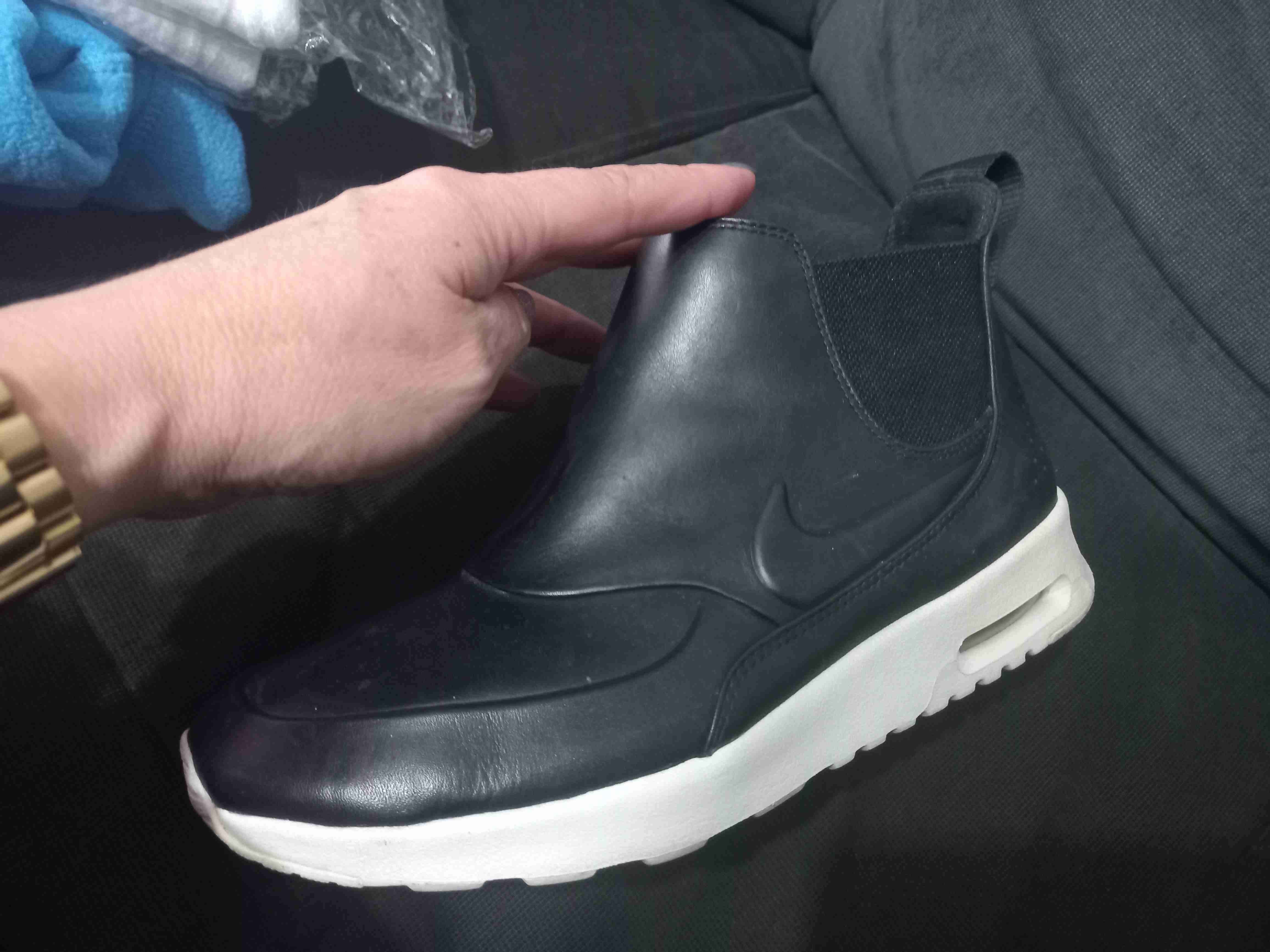 Botín negro deportivo Nike