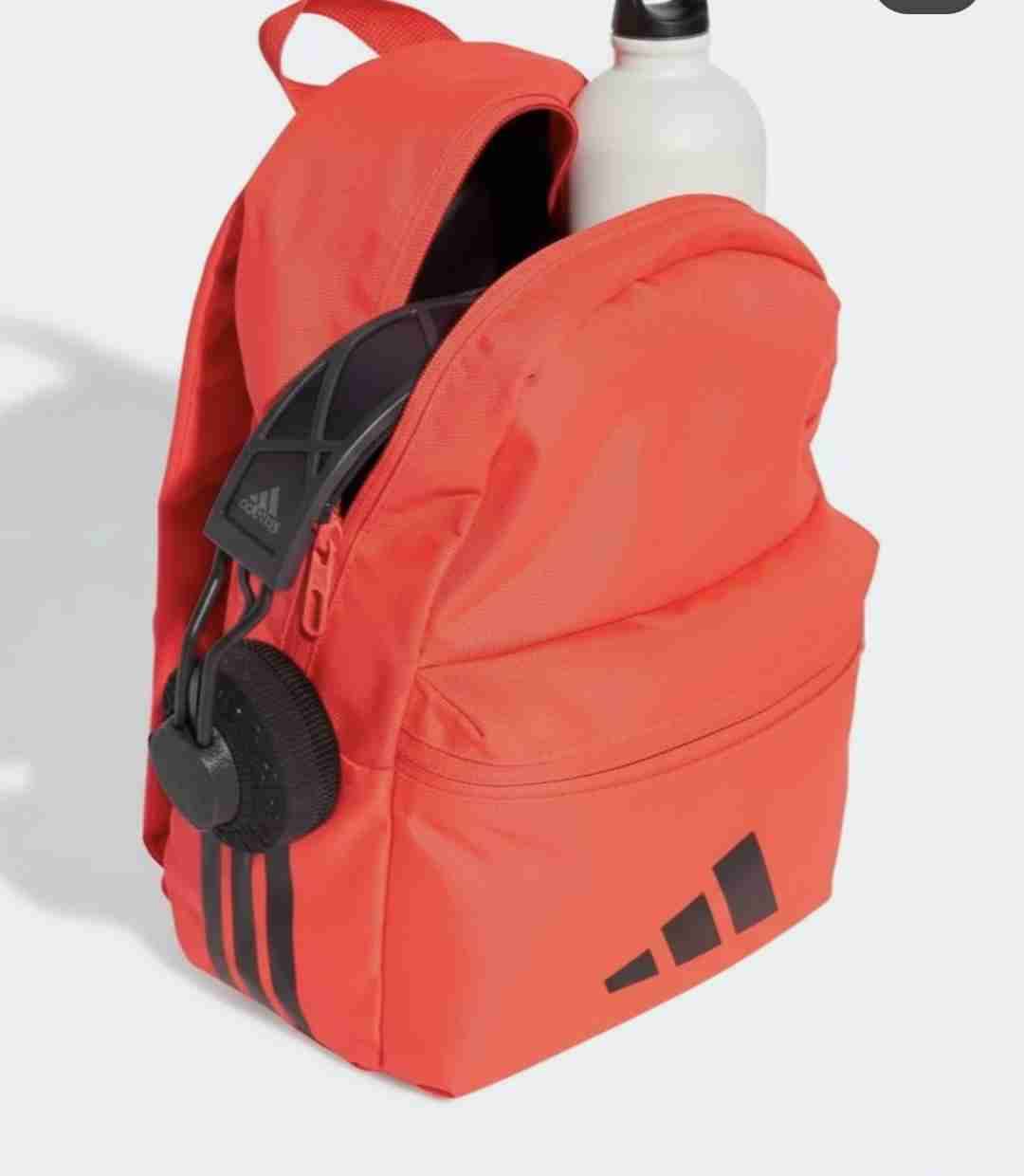 Mochila deportiva roja, morada y verde - 1