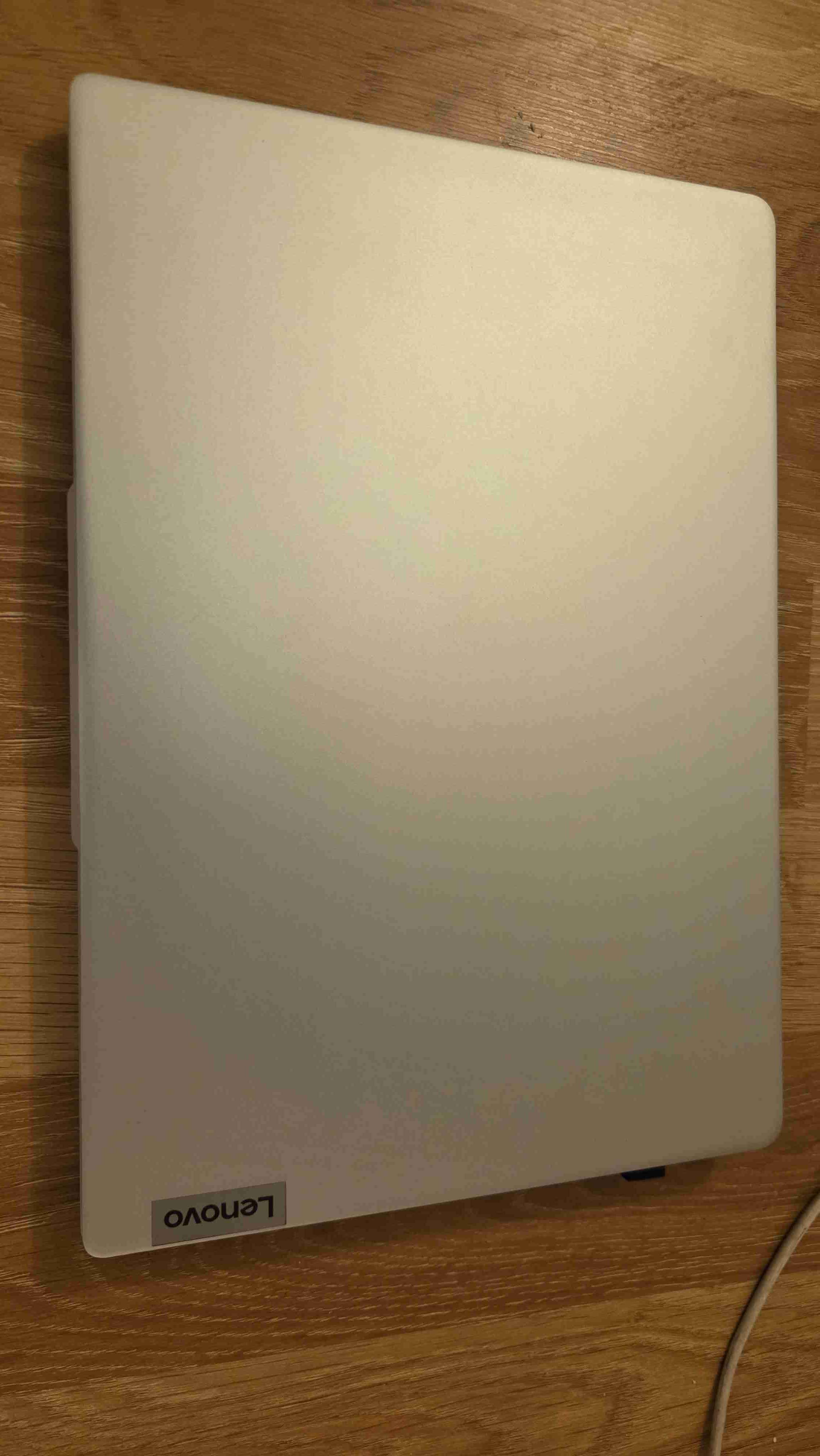 Laptop Lenovo Ideapad gris - miniatura 2