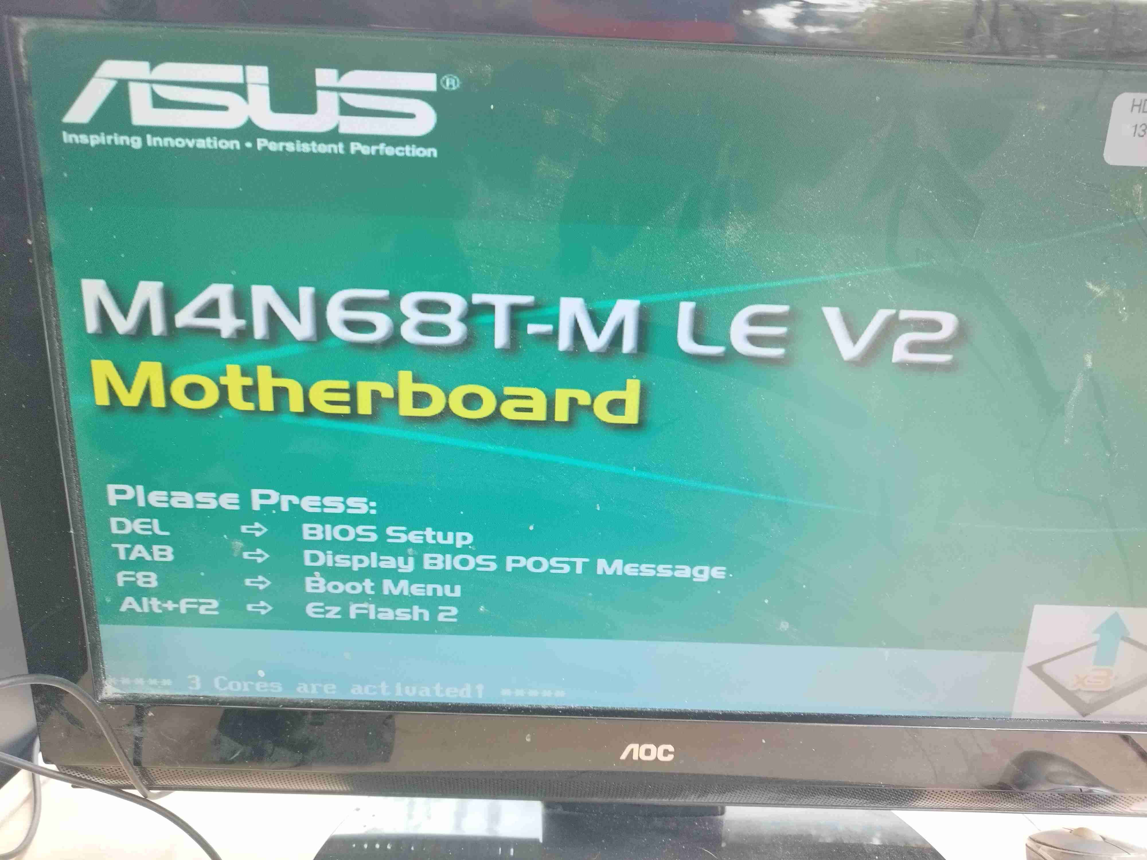 Computador teclado +silla y escritorio sin monitor - miniatura 2