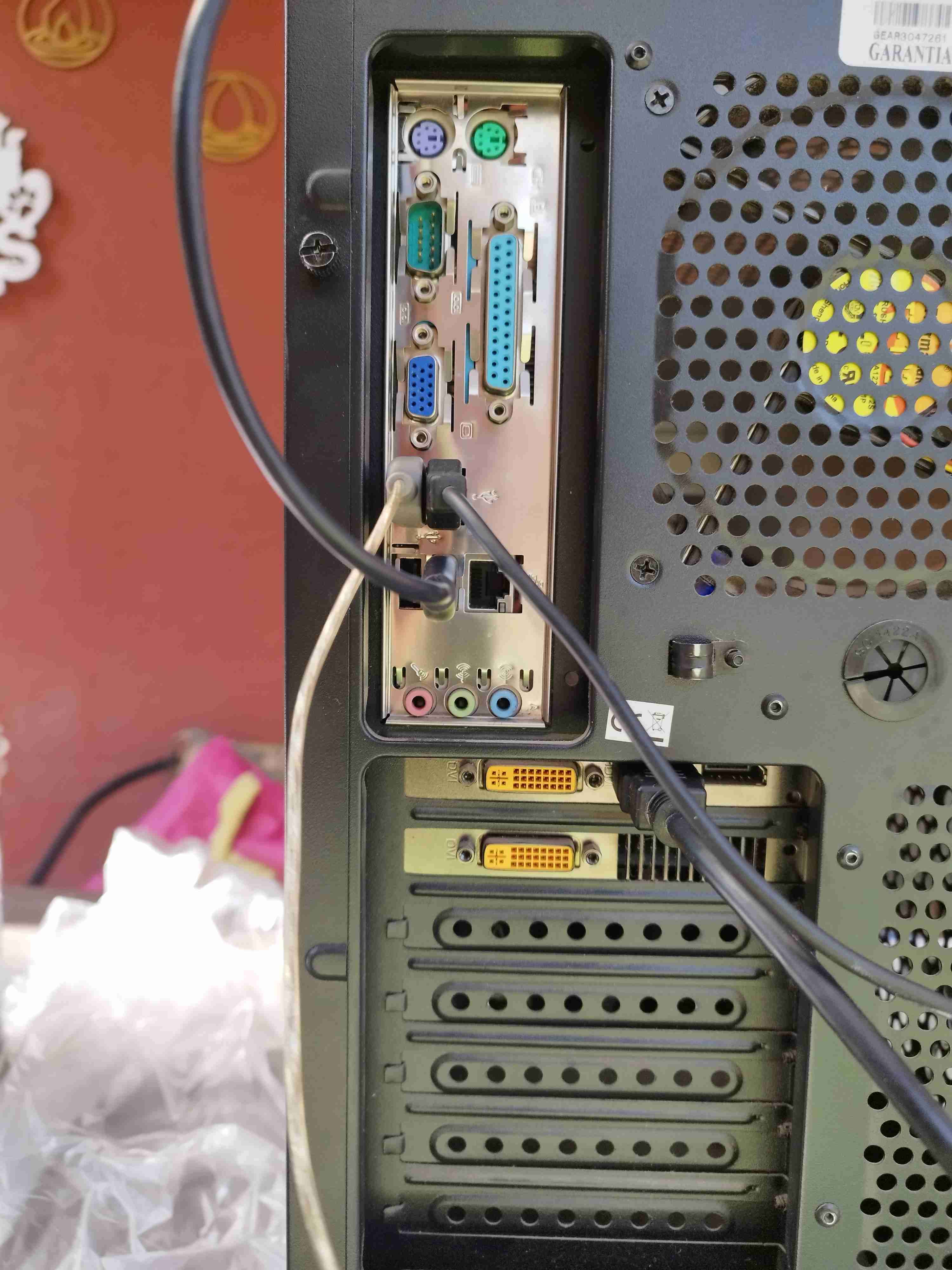 Computador teclado +silla y escritorio sin monitor - miniatura 3