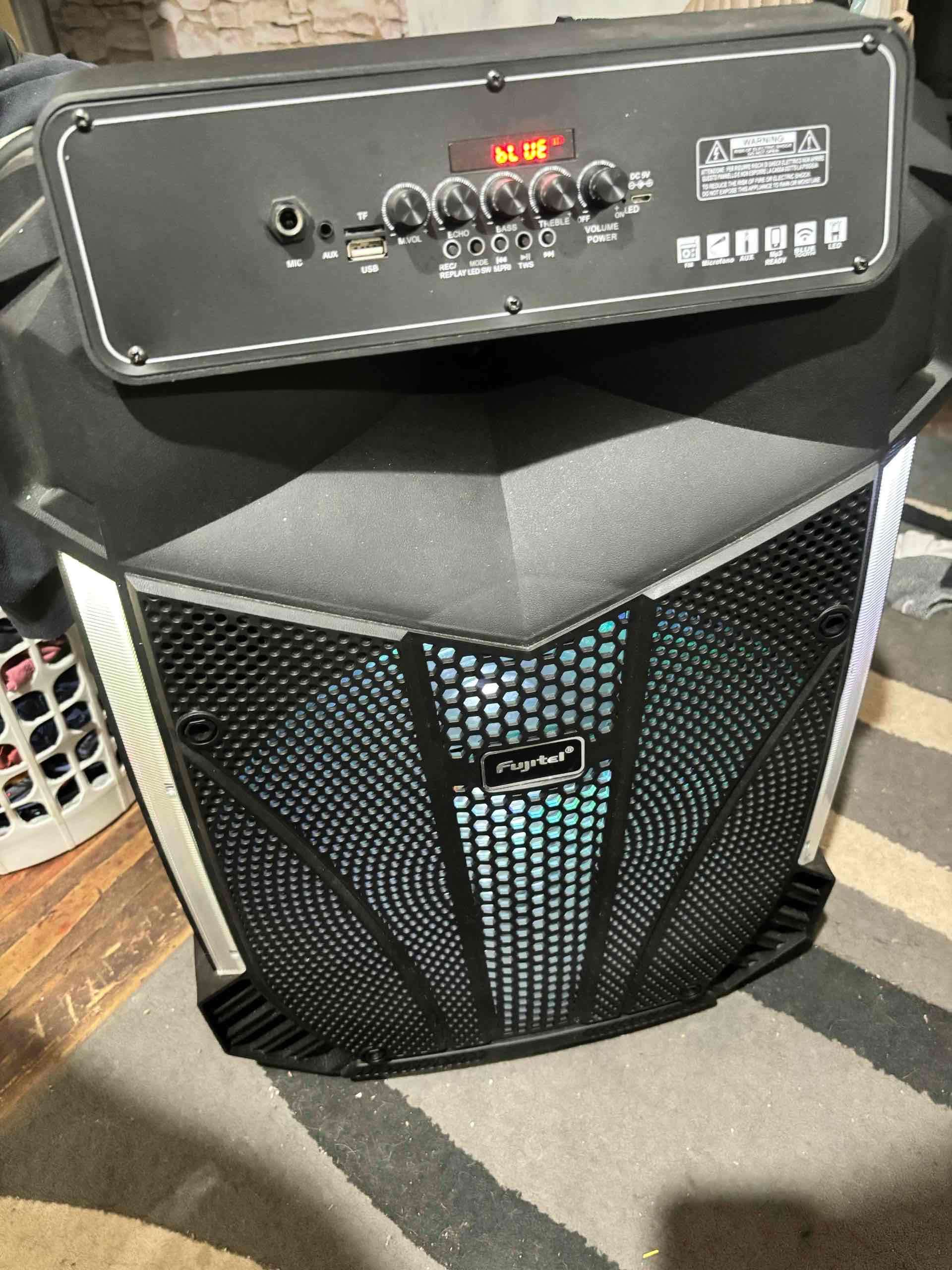 Parlante inalámbrico con micrófono - miniatura 3