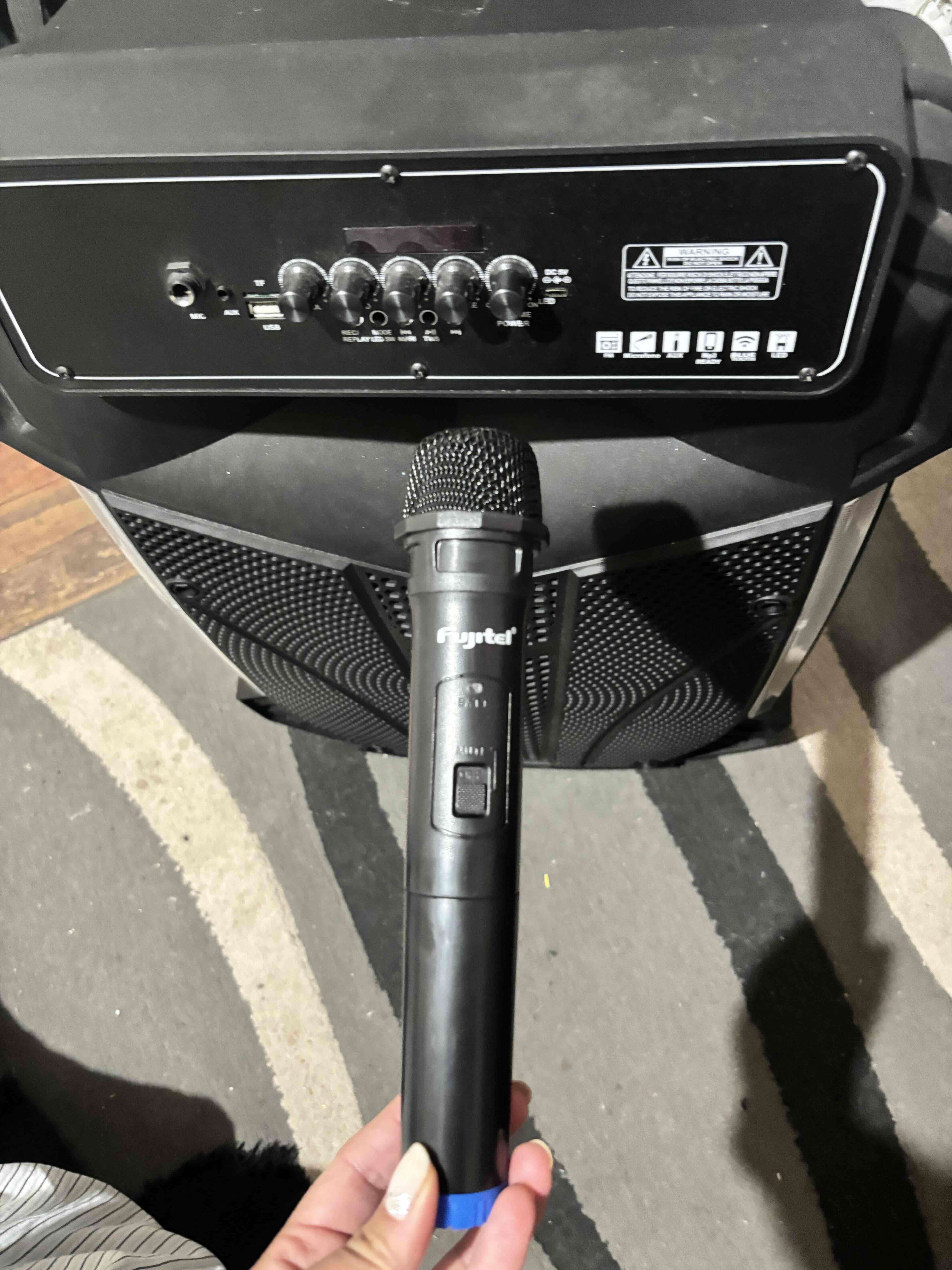 Parlante inalámbrico con micrófono - miniatura 4