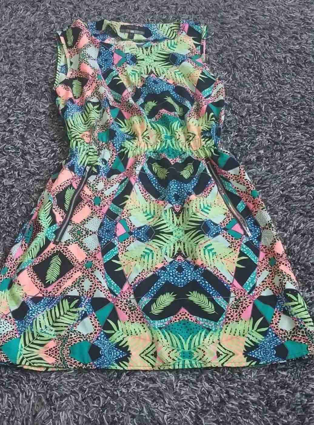 Vestido corto estampado colorido