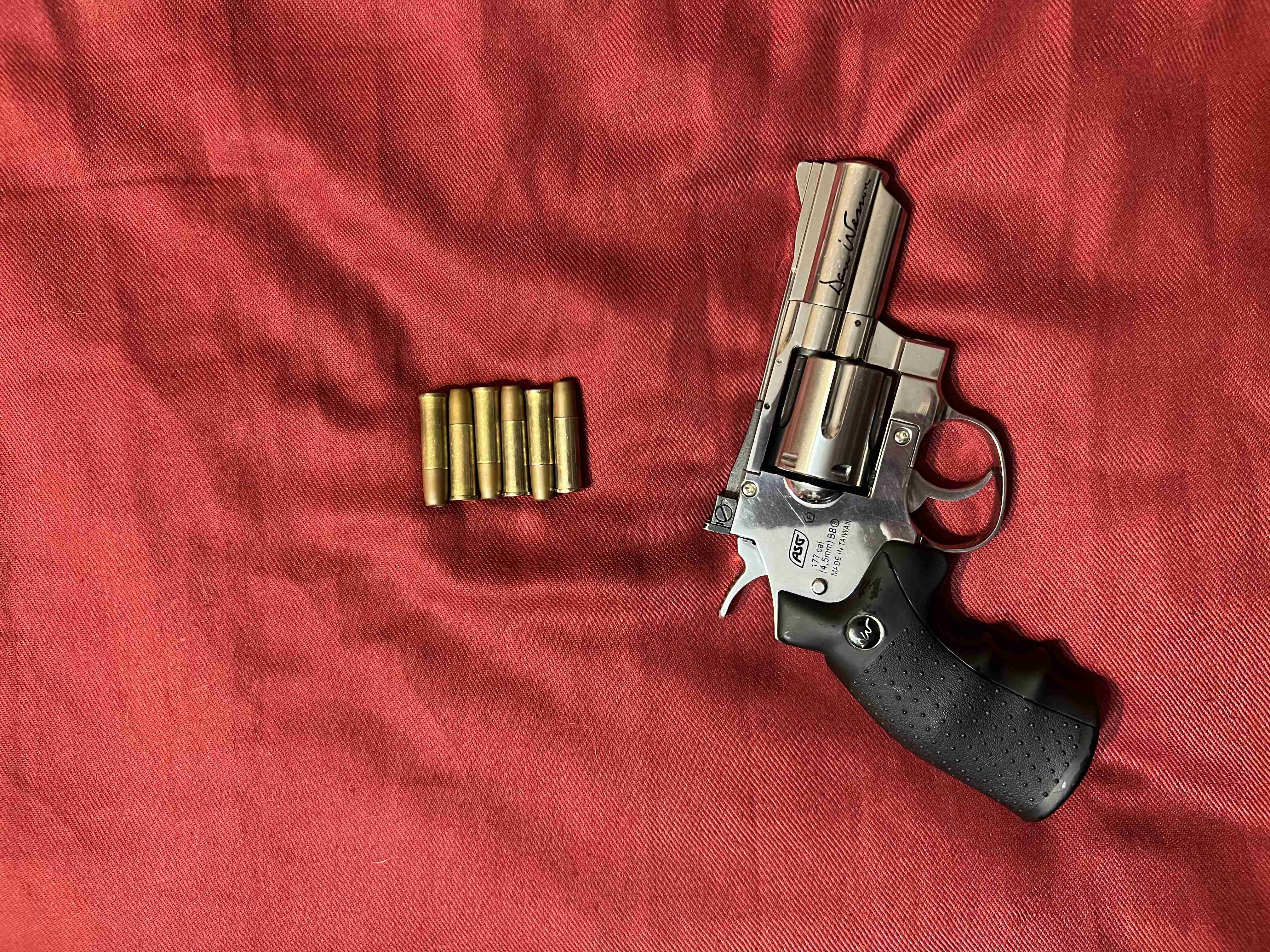 Revolver Aire Comprimido - miniatura 1