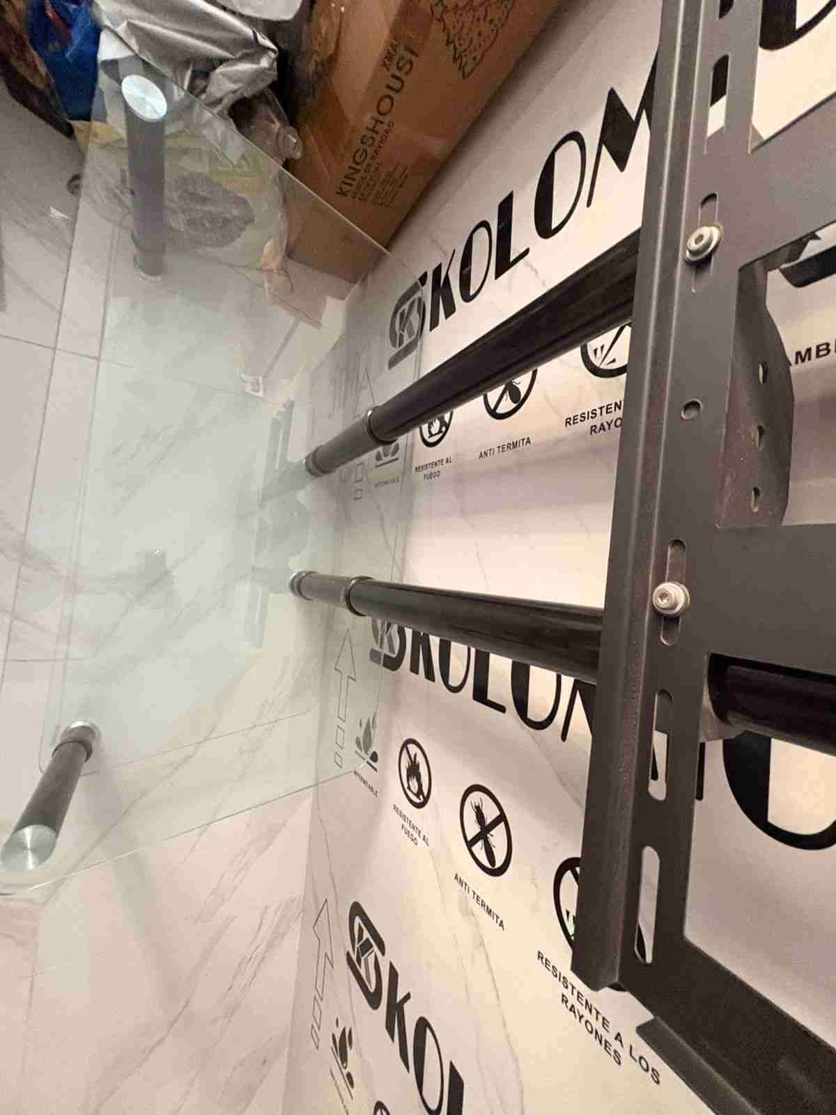 Soporte de TV con estante de vidrio - miniatura 2