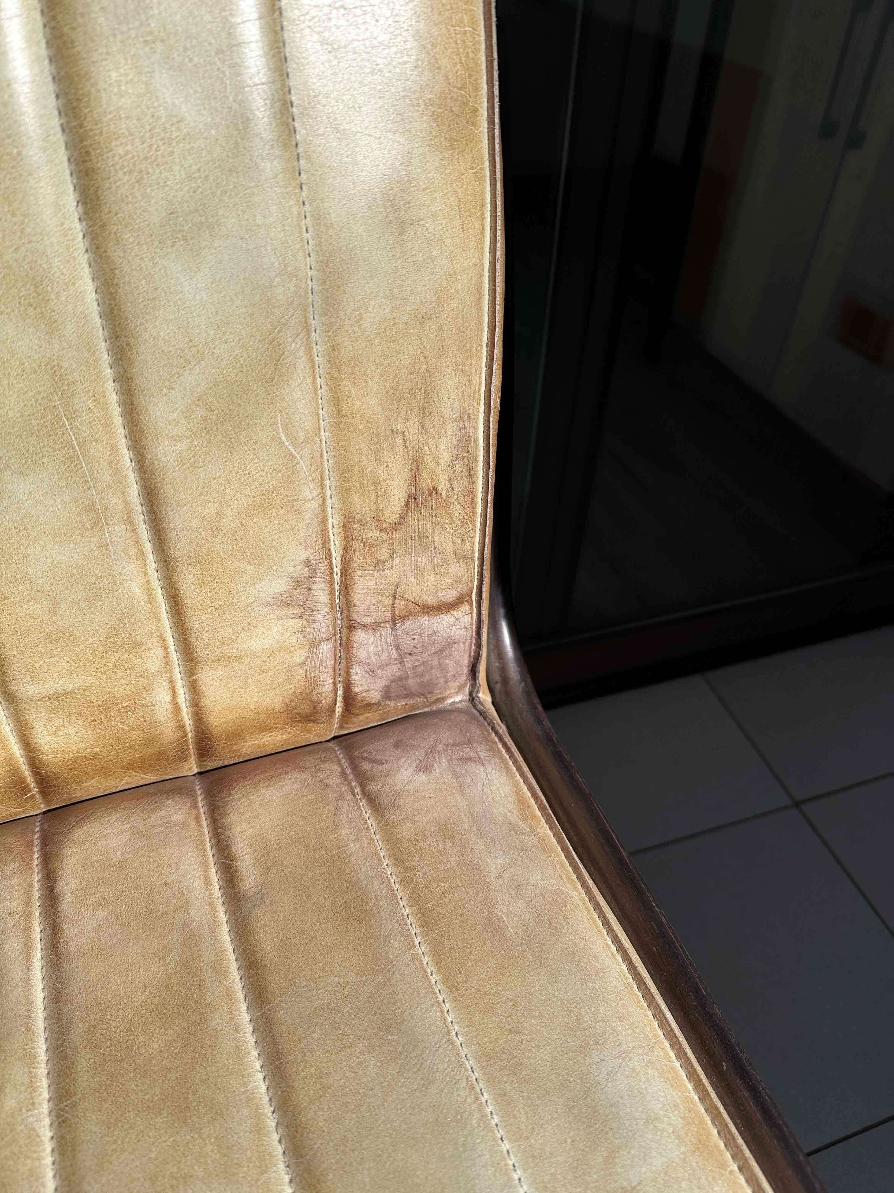 Banco vintage de cuero beige - miniatura 3