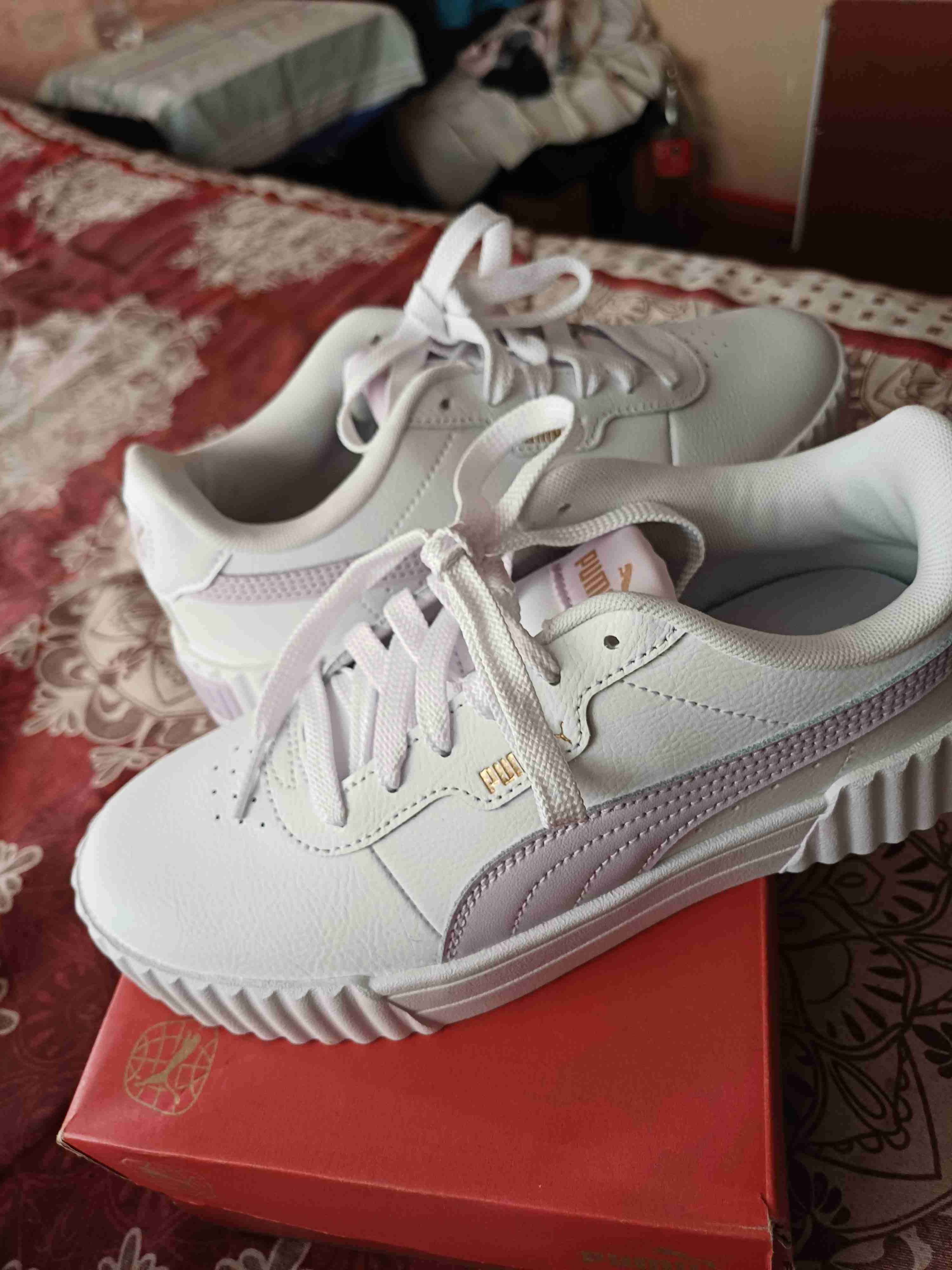 Zapatillas blancas deportivas - 3