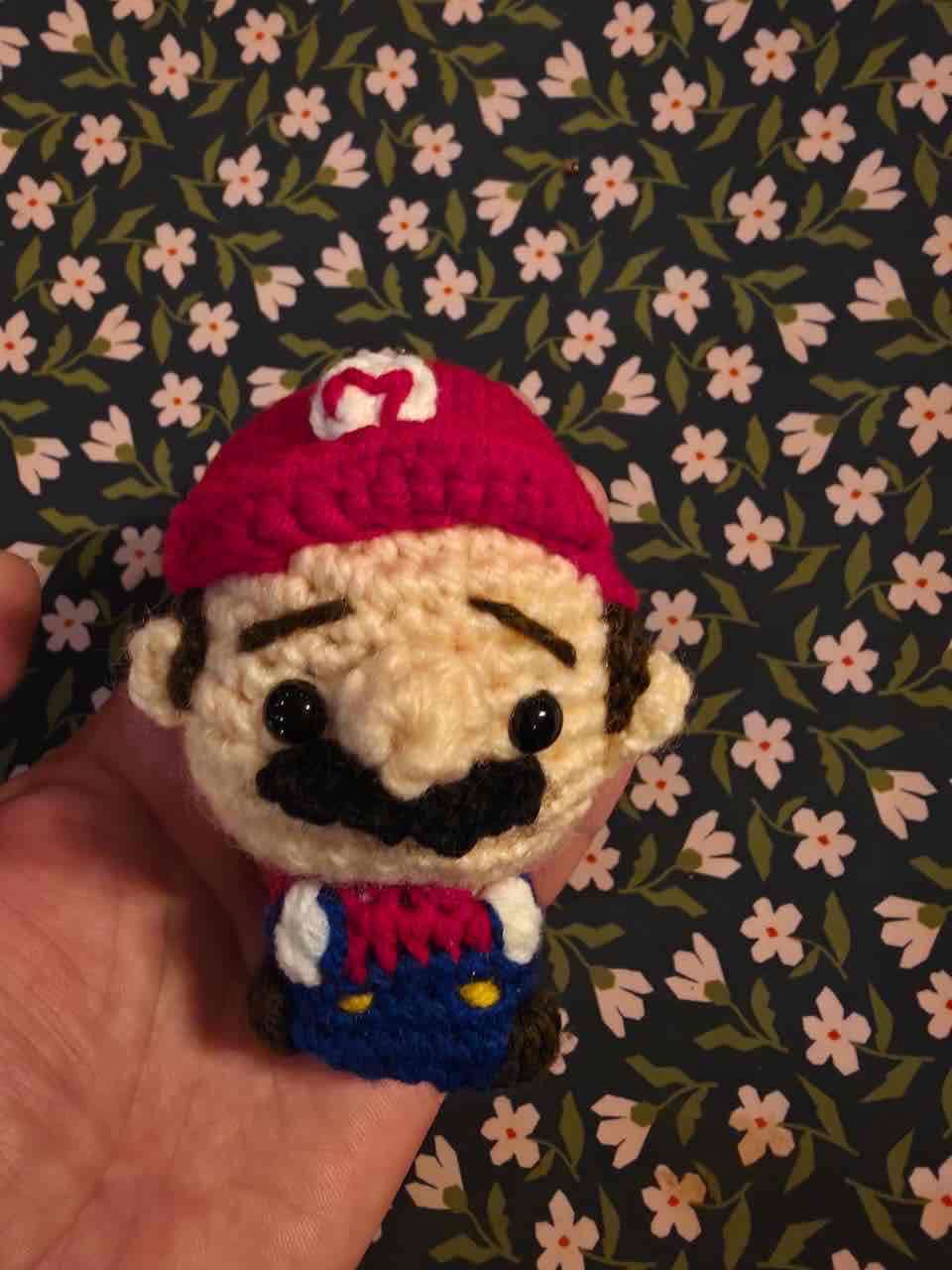 Muñeco llavero tejido Mario Bros