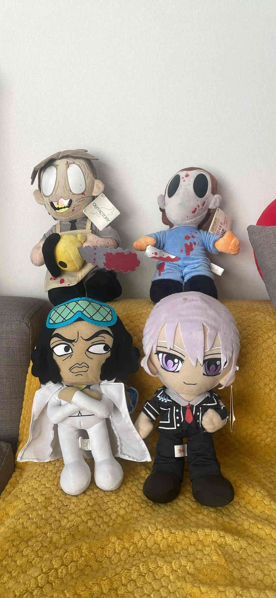 Lote muñeco de peluche personaje anime y terror