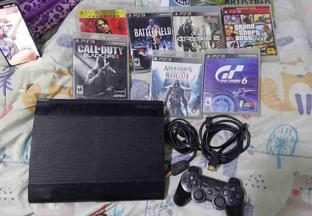 Consola PS3 con juegos y accesorios