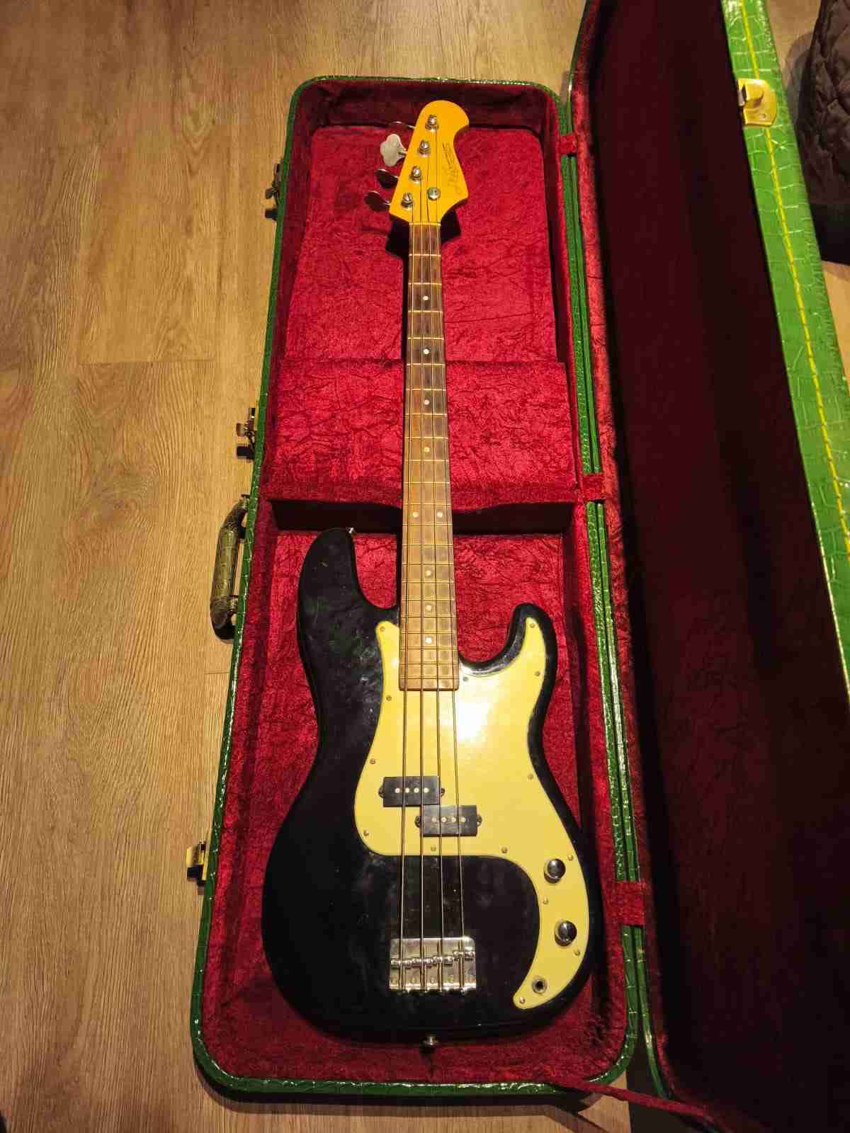 Bajo eléctrico clásico negro - miniatura 1