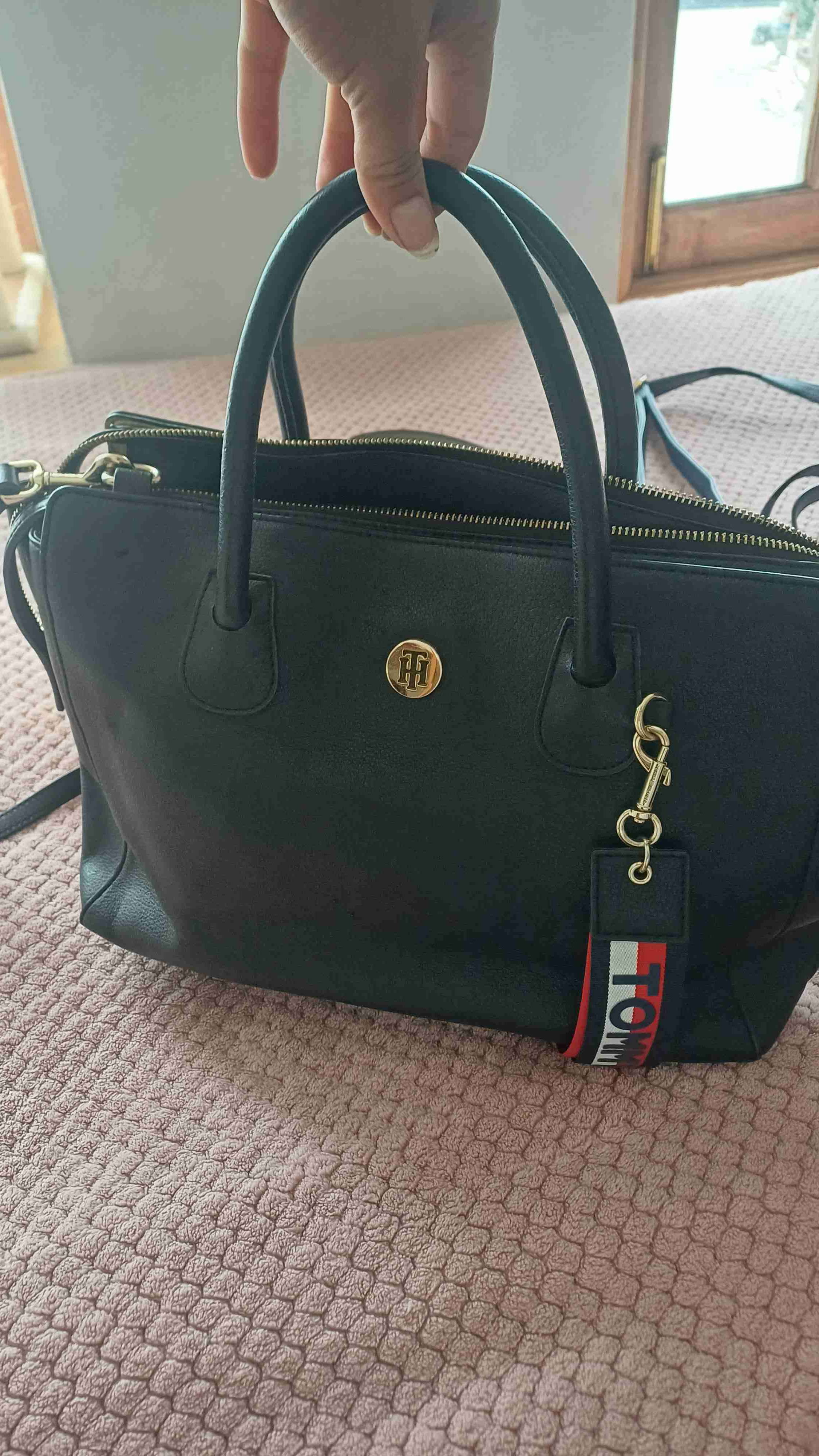 Bolso negro de mano - miniatura 2