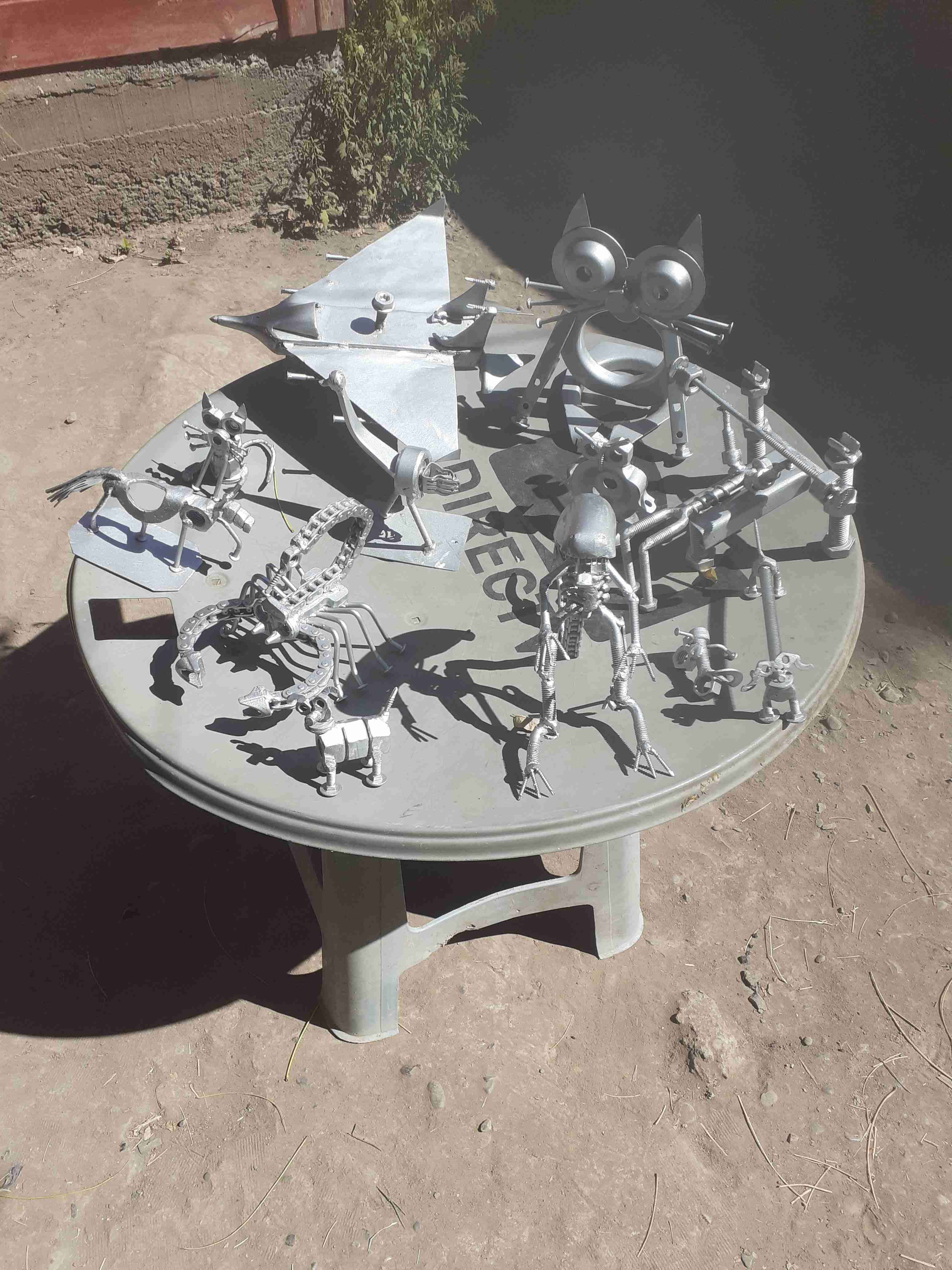 Esculturas metálicas decorativas - miniatura 1