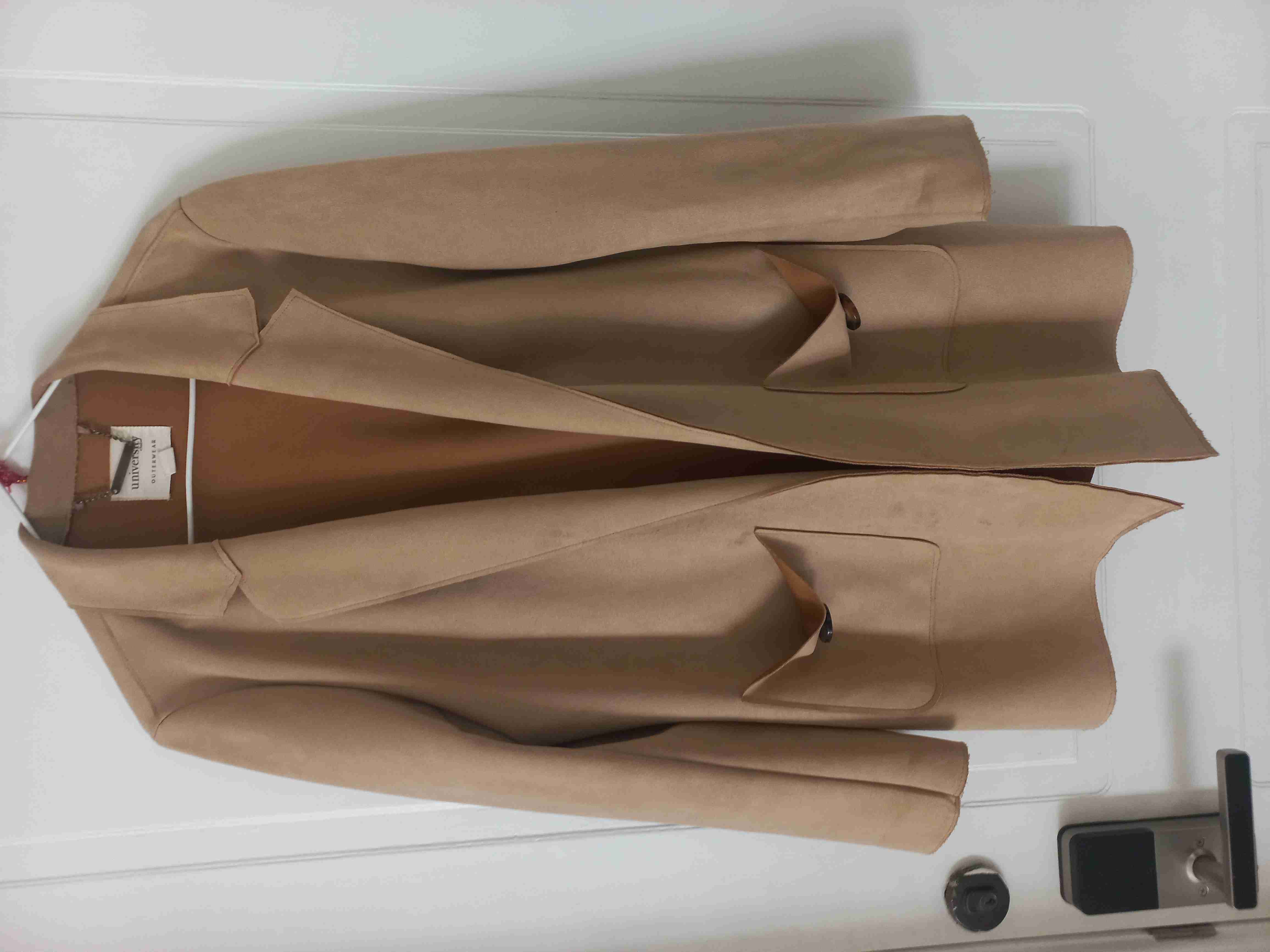 Abrigo beige elegante