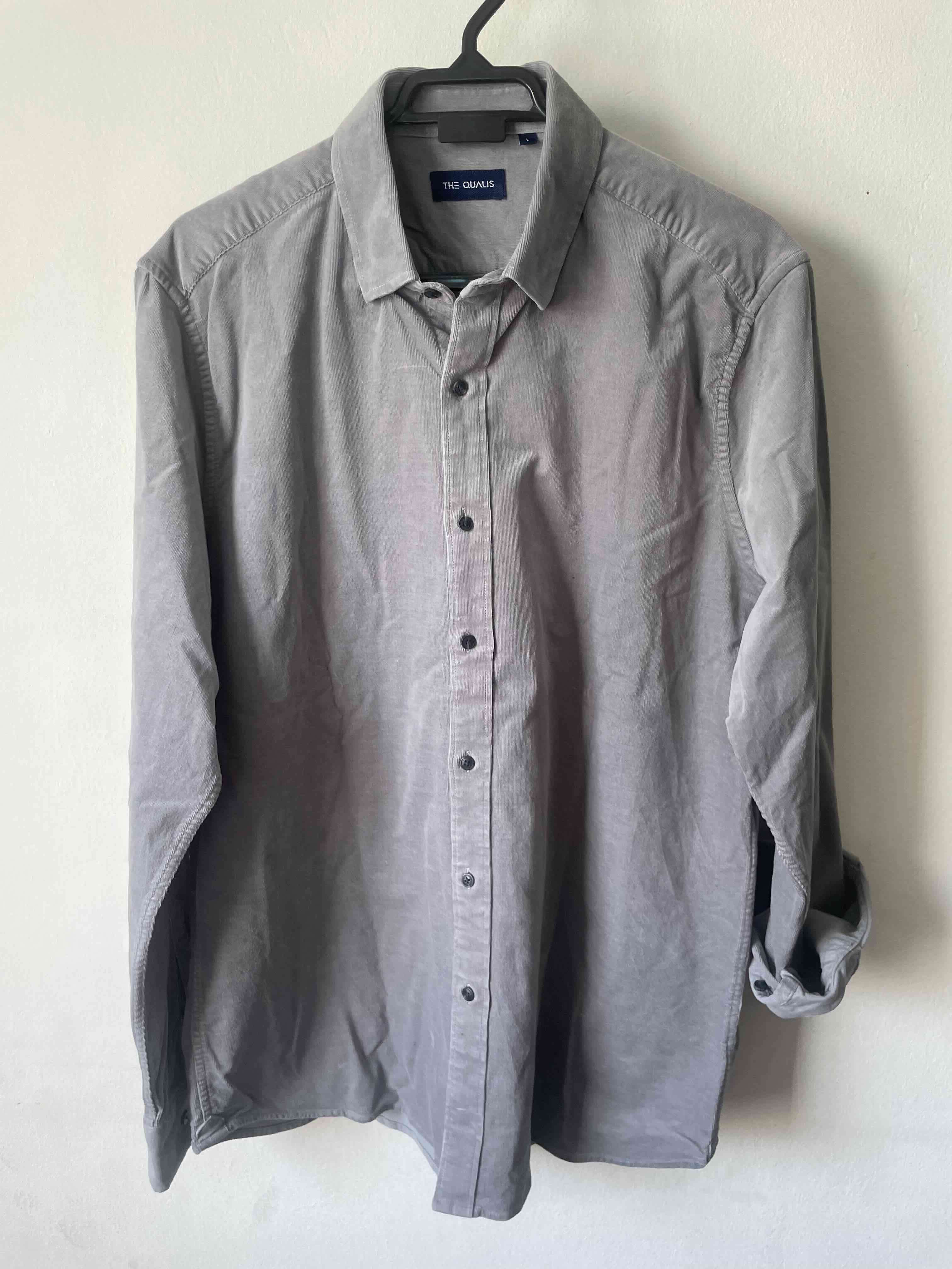 Camisa gris de hombre - miniatura 1