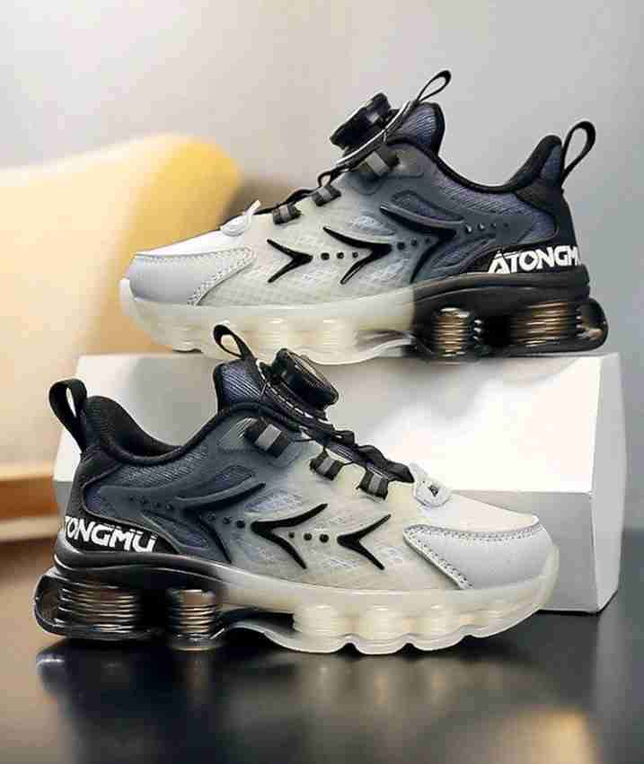 Zapatillas deportivas blancas y negras - miniatura 3