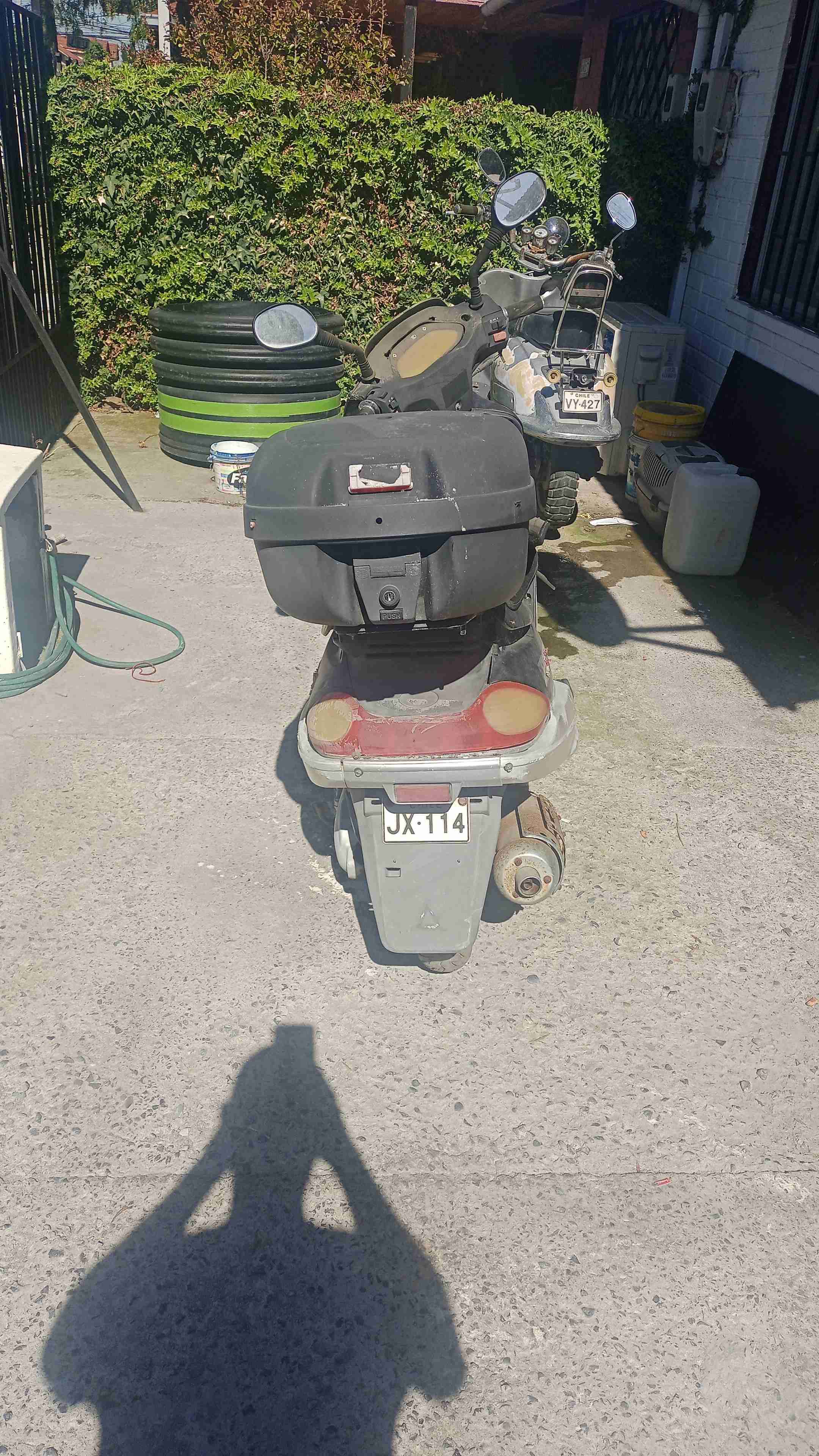 Scooter Piaggio y una takasaky - 5