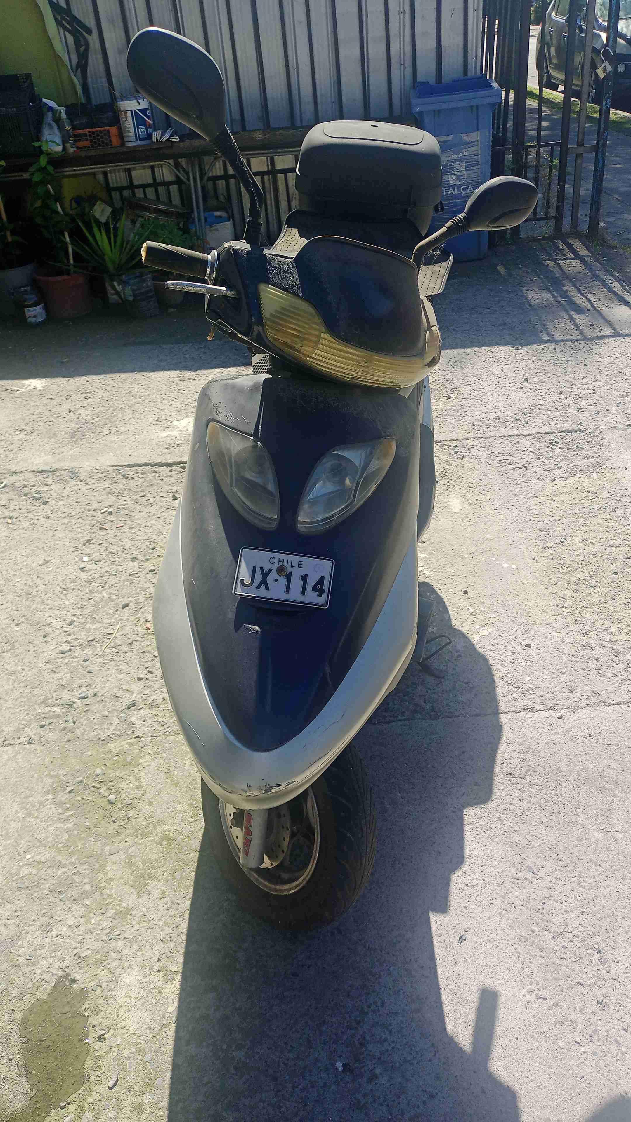 Scooter Piaggio y una takasaky - 6