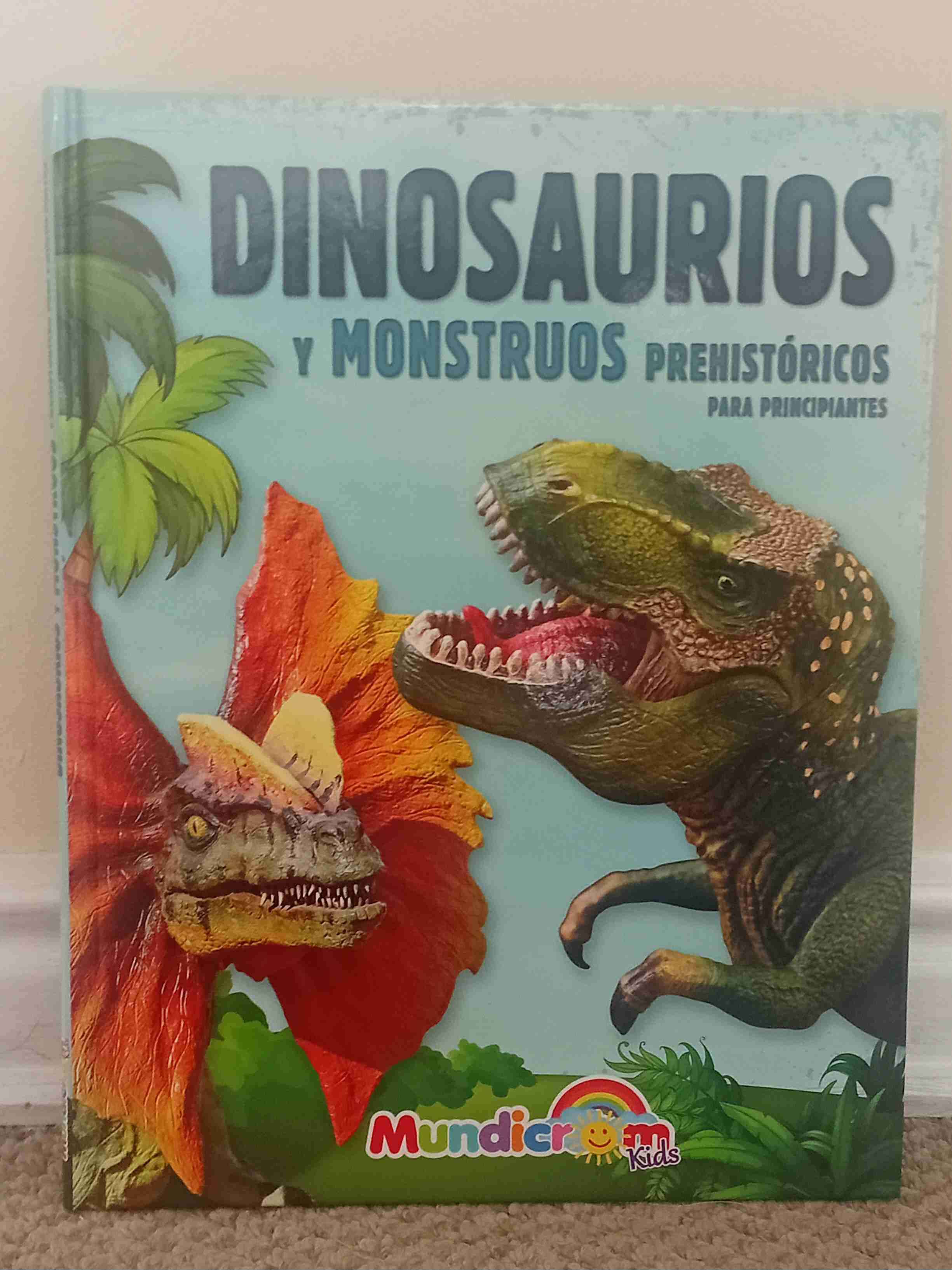 Libro Dinosaurios y Monstruos