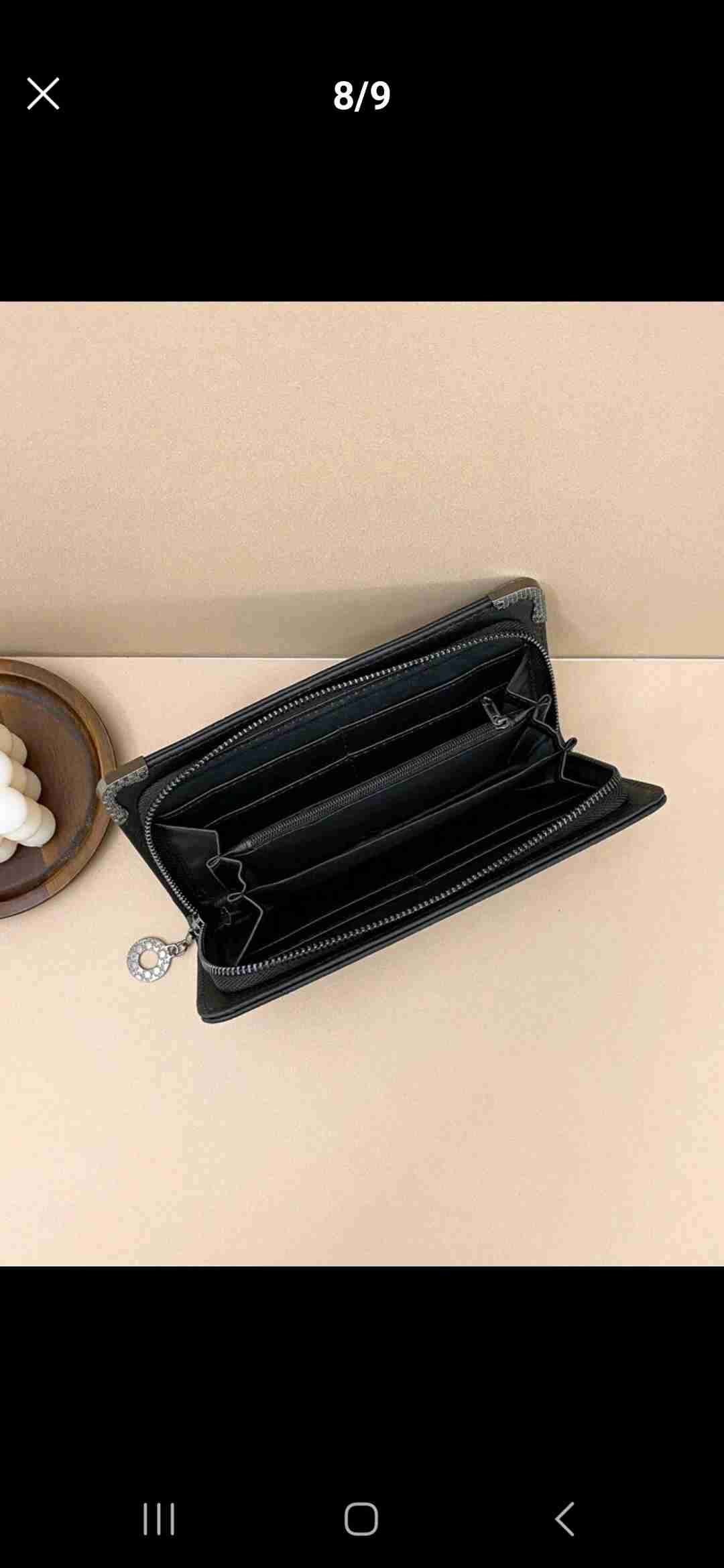 Cartera negra con diseño de calavera - miniatura 4