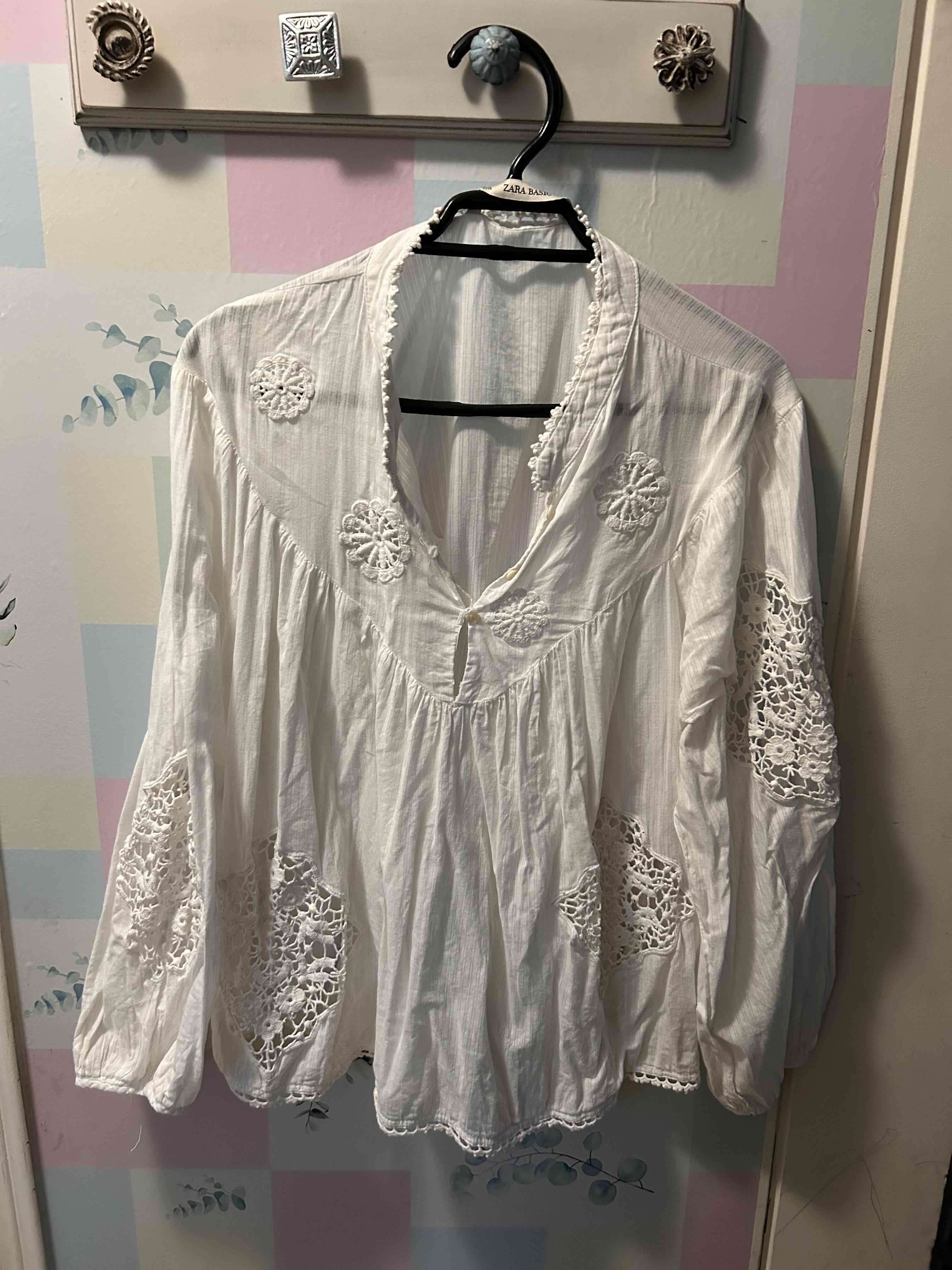 Blusa Marca ZARA blanca