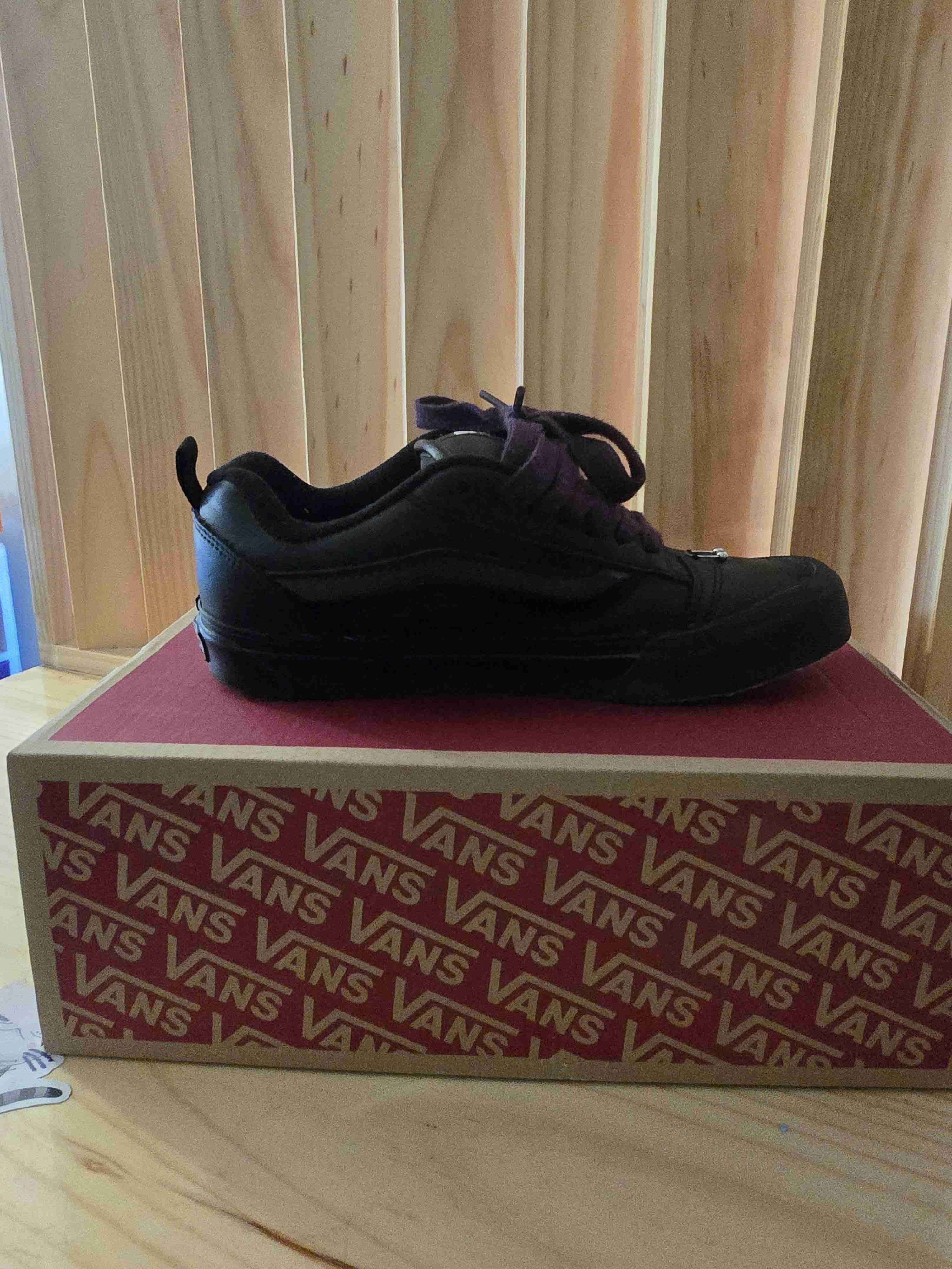 Zapatillas negras Vans con detalles - miniatura 3