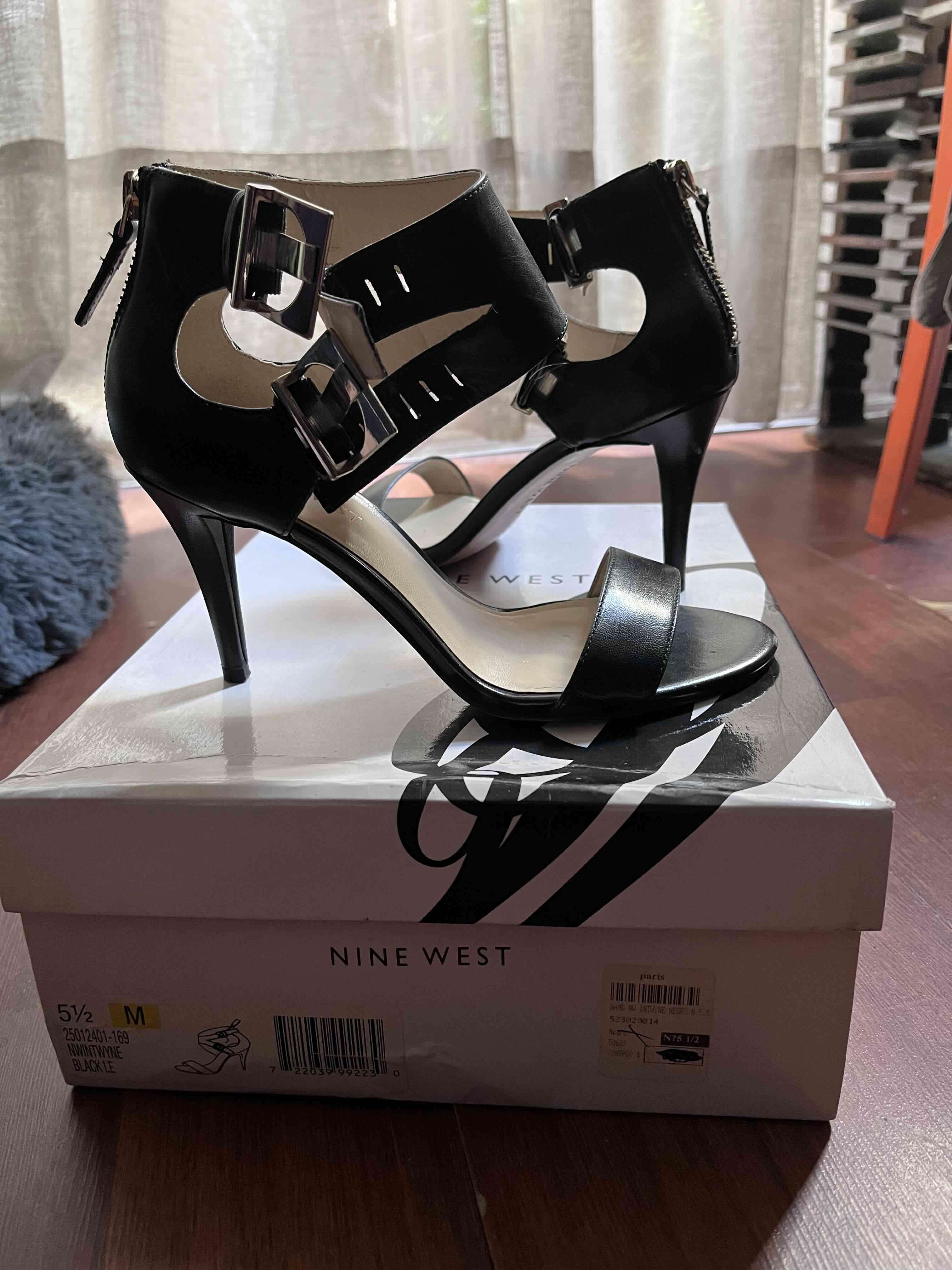 Tacones negros Nine West - miniatura 1