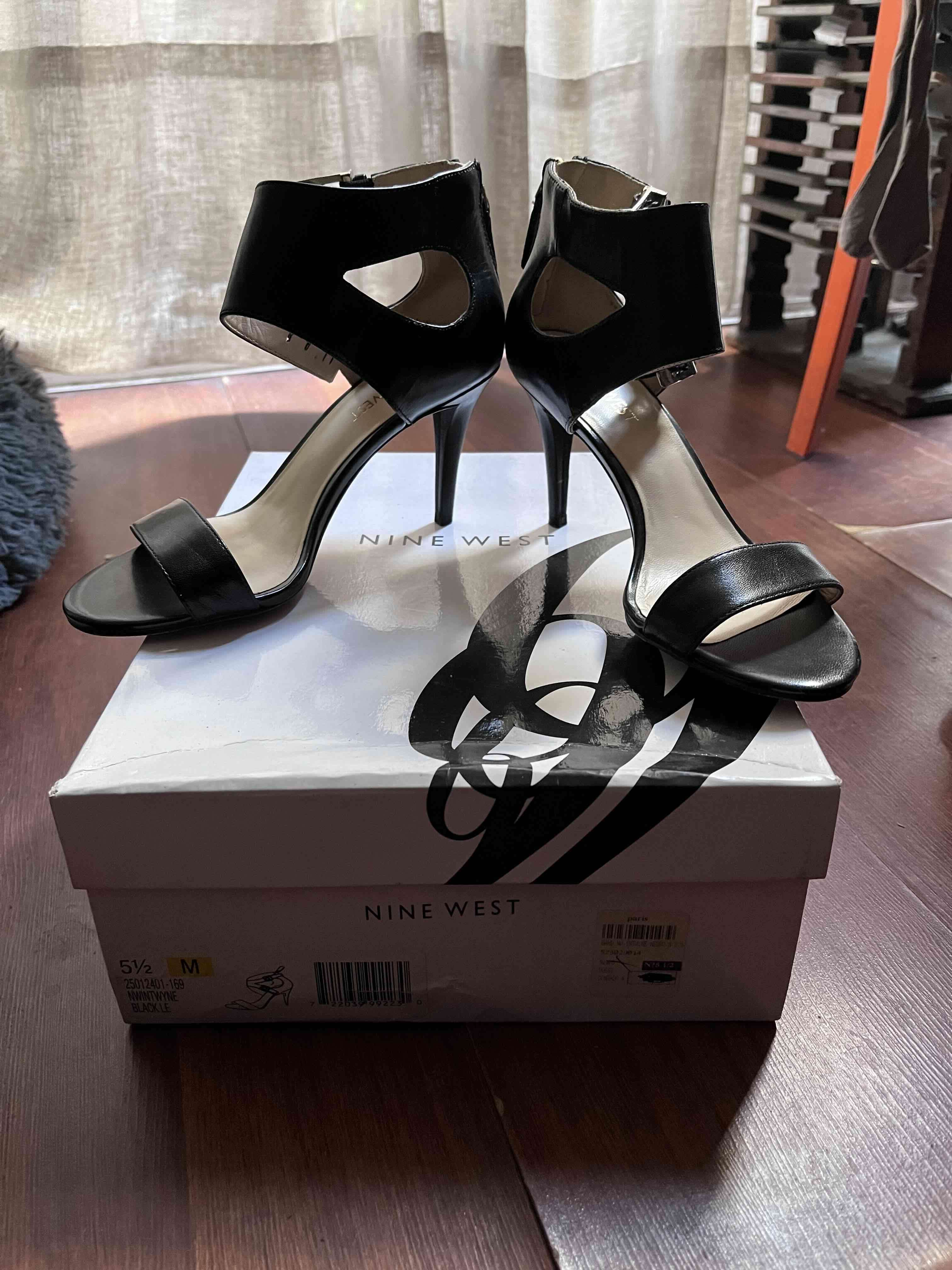 Tacones negros Nine West - miniatura 4