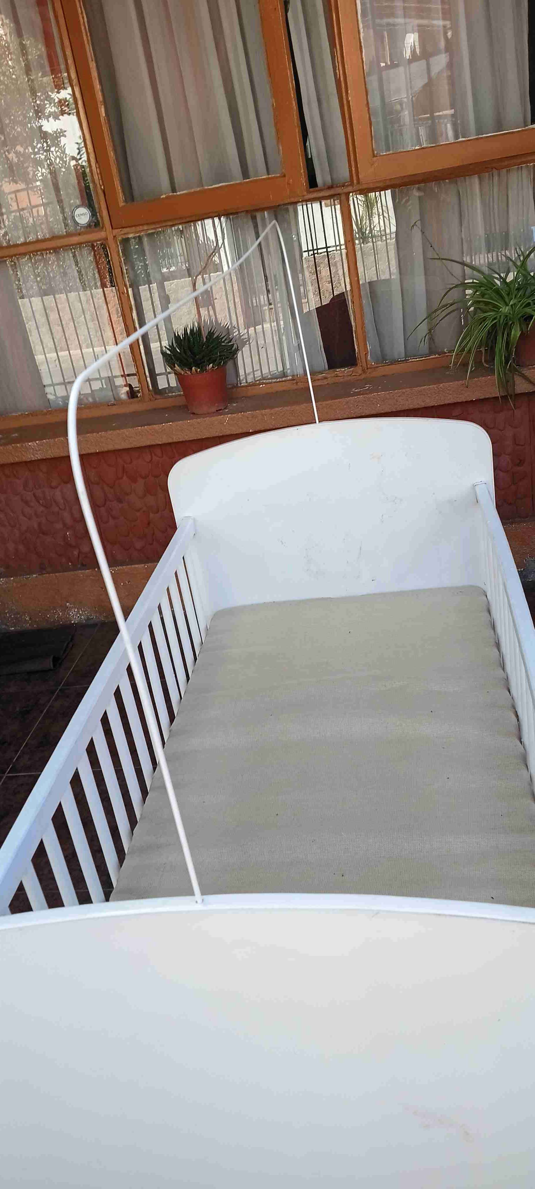 Cuna blanca para bebé - miniatura 2